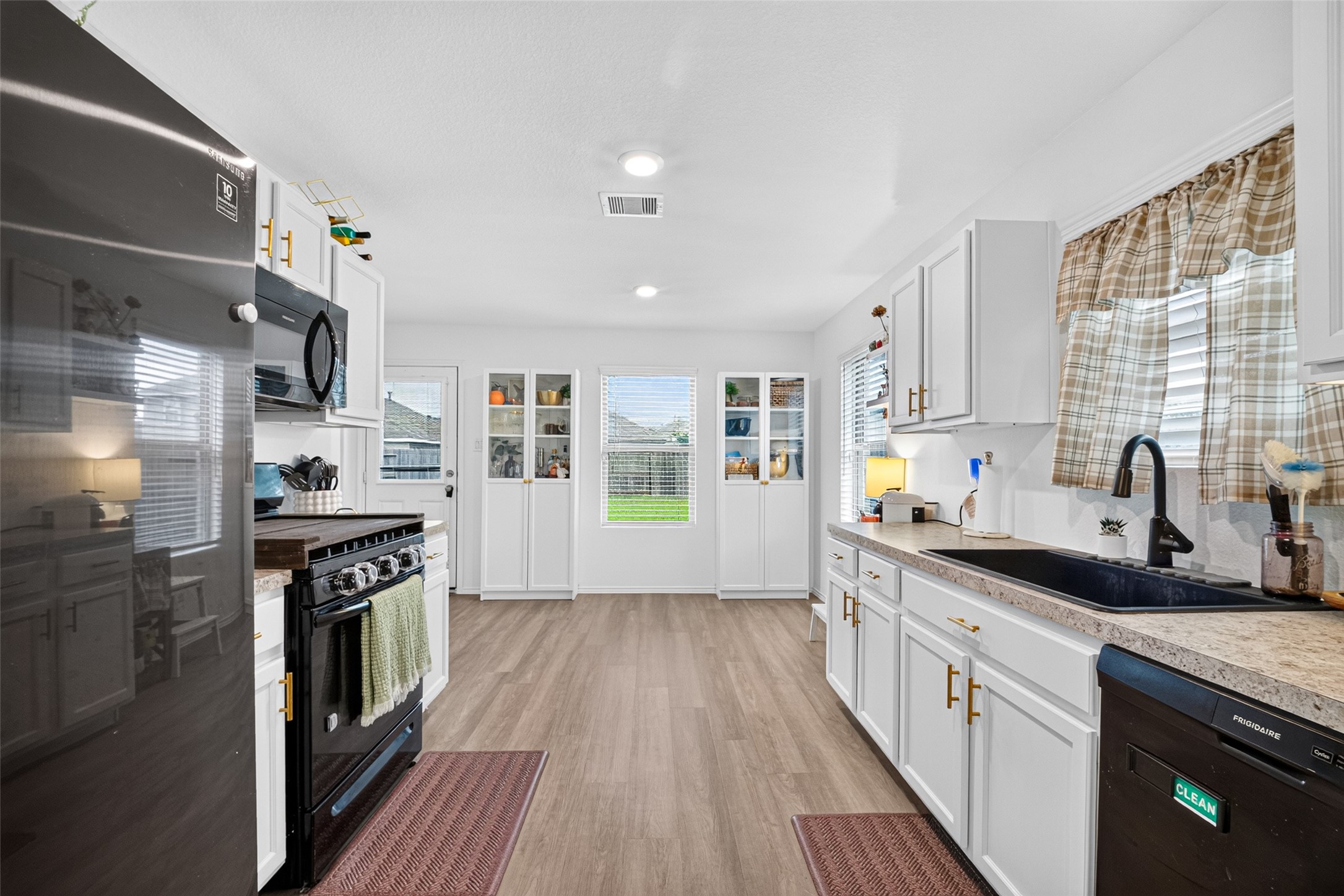 8623 River Crest Drive Property Photo 14