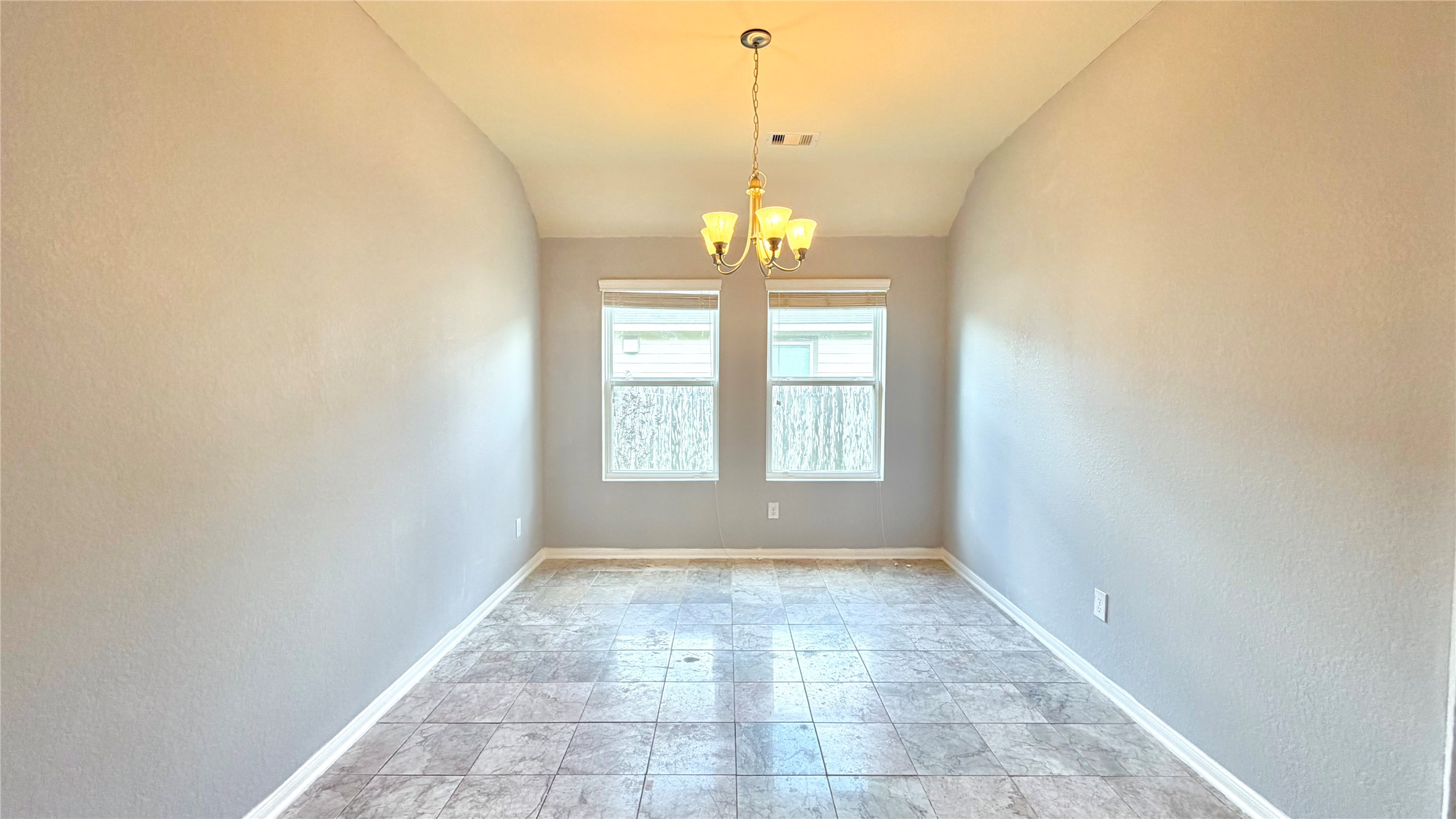 2102 Indian Clearing Trail Property Photo 9