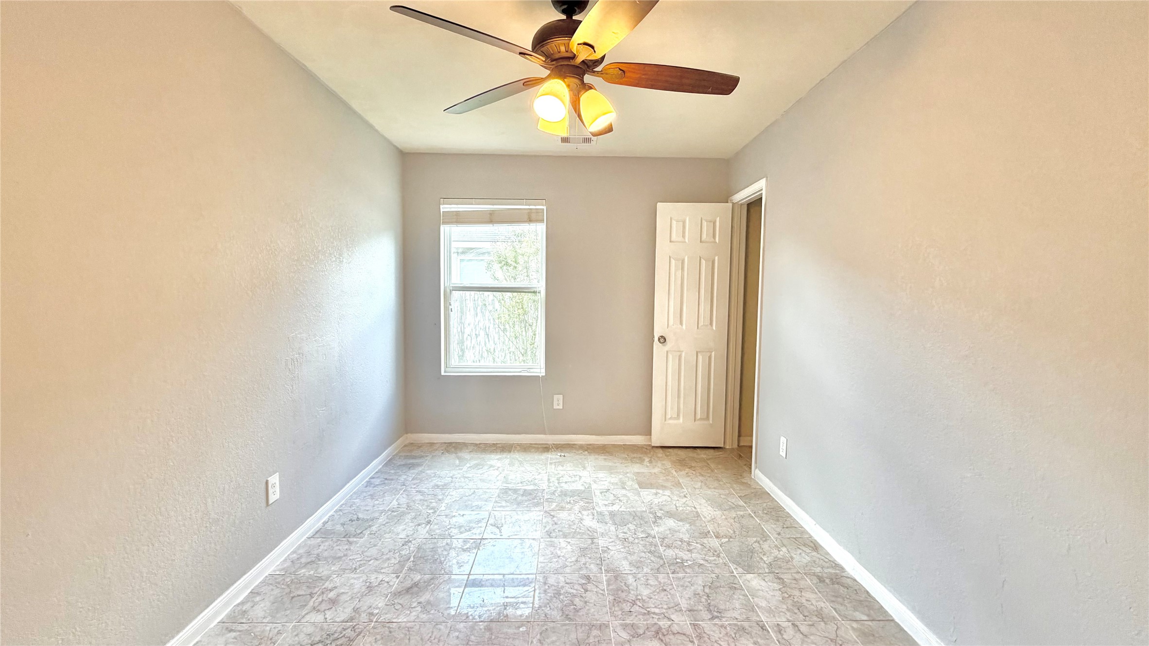 2102 Indian Clearing Trail Property Photo 19