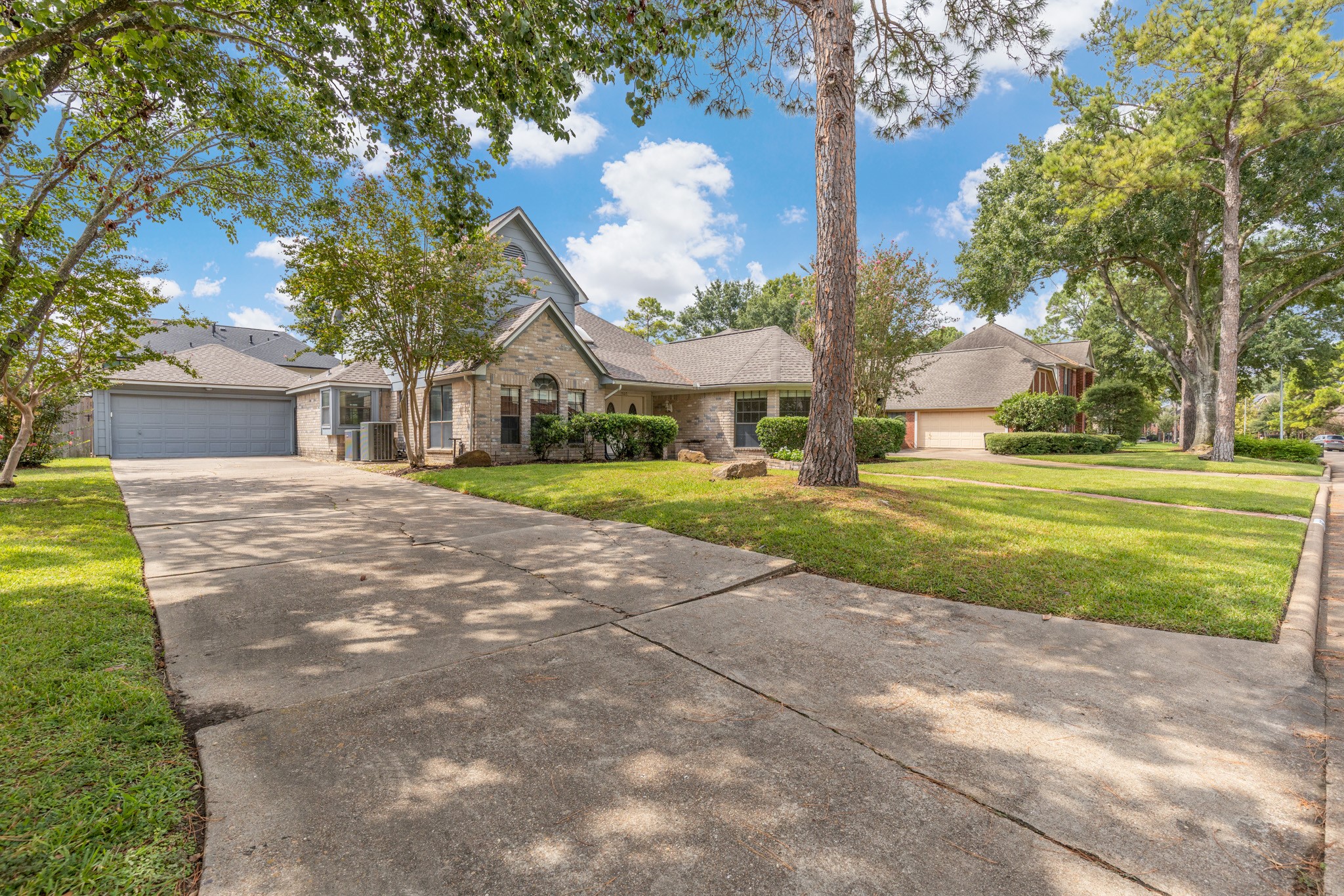 15107 Easton Park Drive Property Photo 6