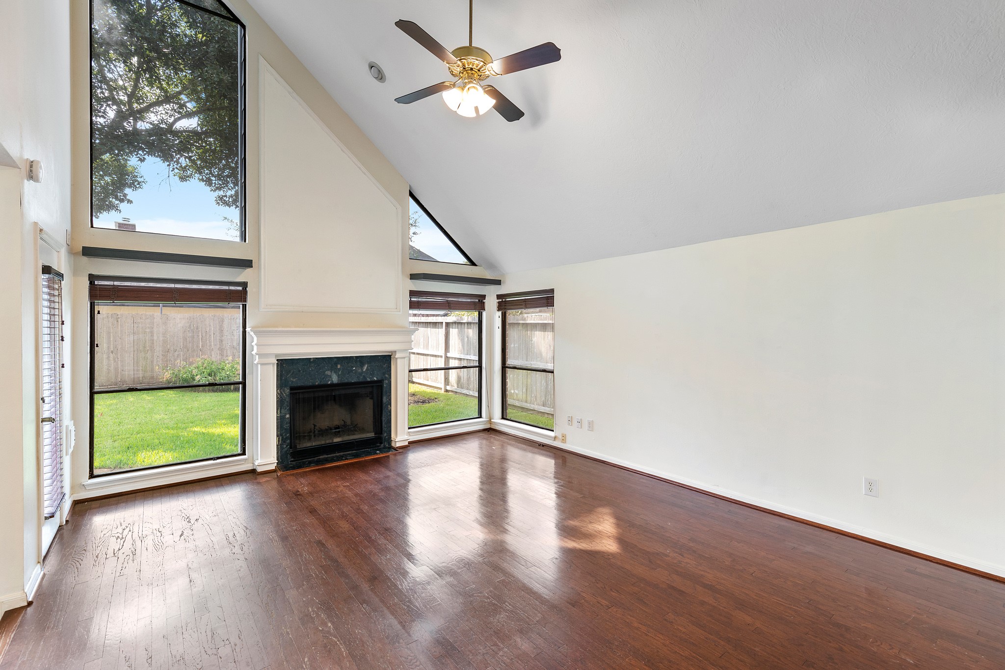 15107 Easton Park Drive Property Photo 15