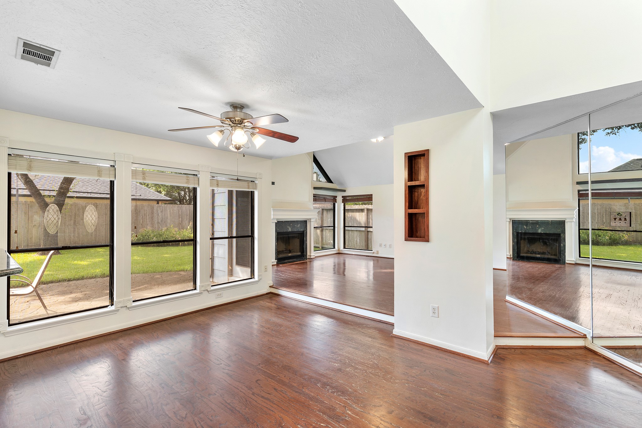 15107 Easton Park Drive Property Photo 17