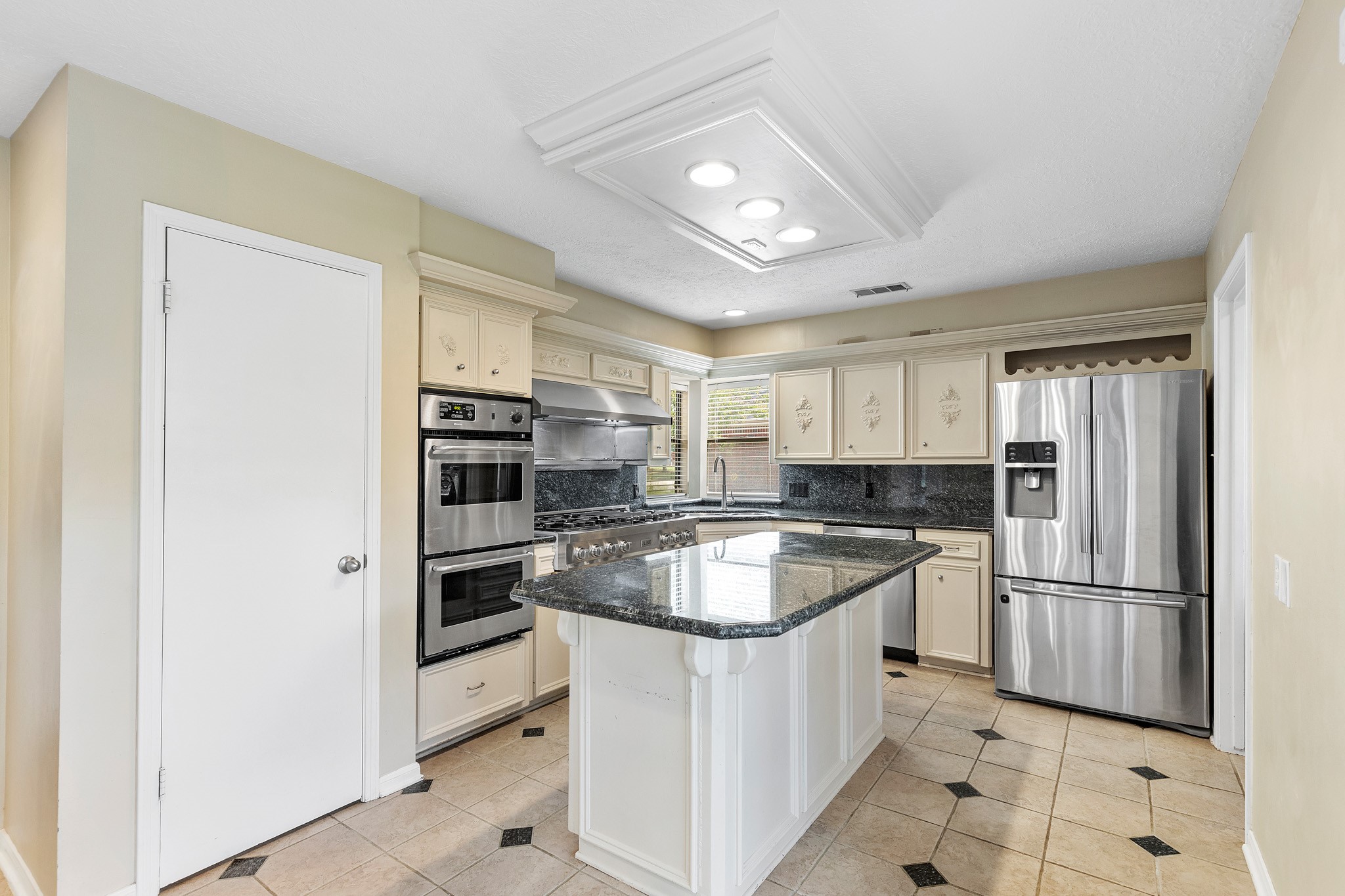 15107 Easton Park Drive Property Photo 20