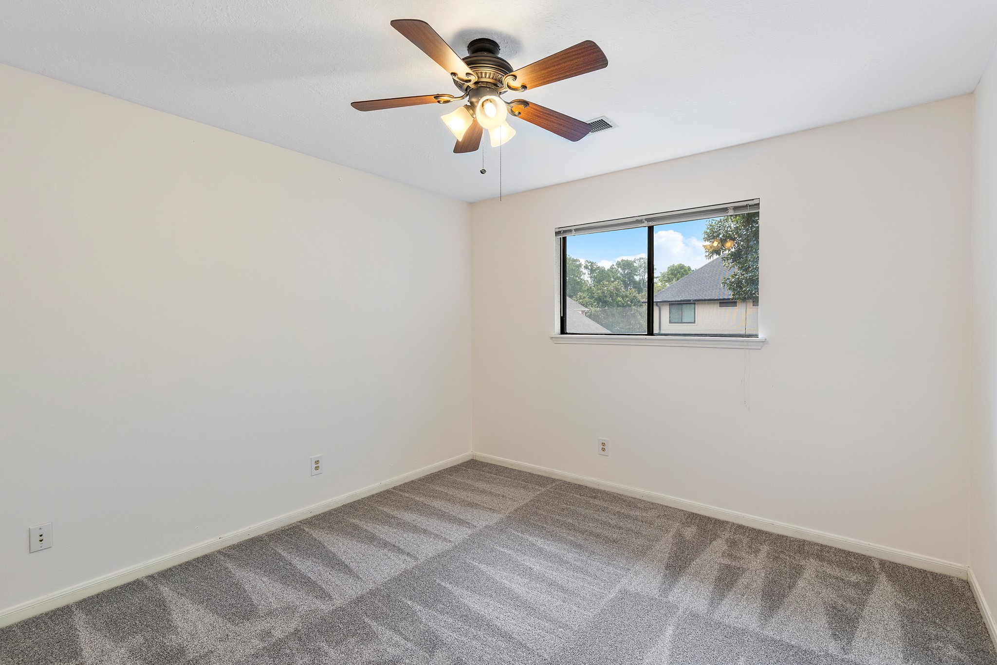15107 Easton Park Drive Property Photo 34