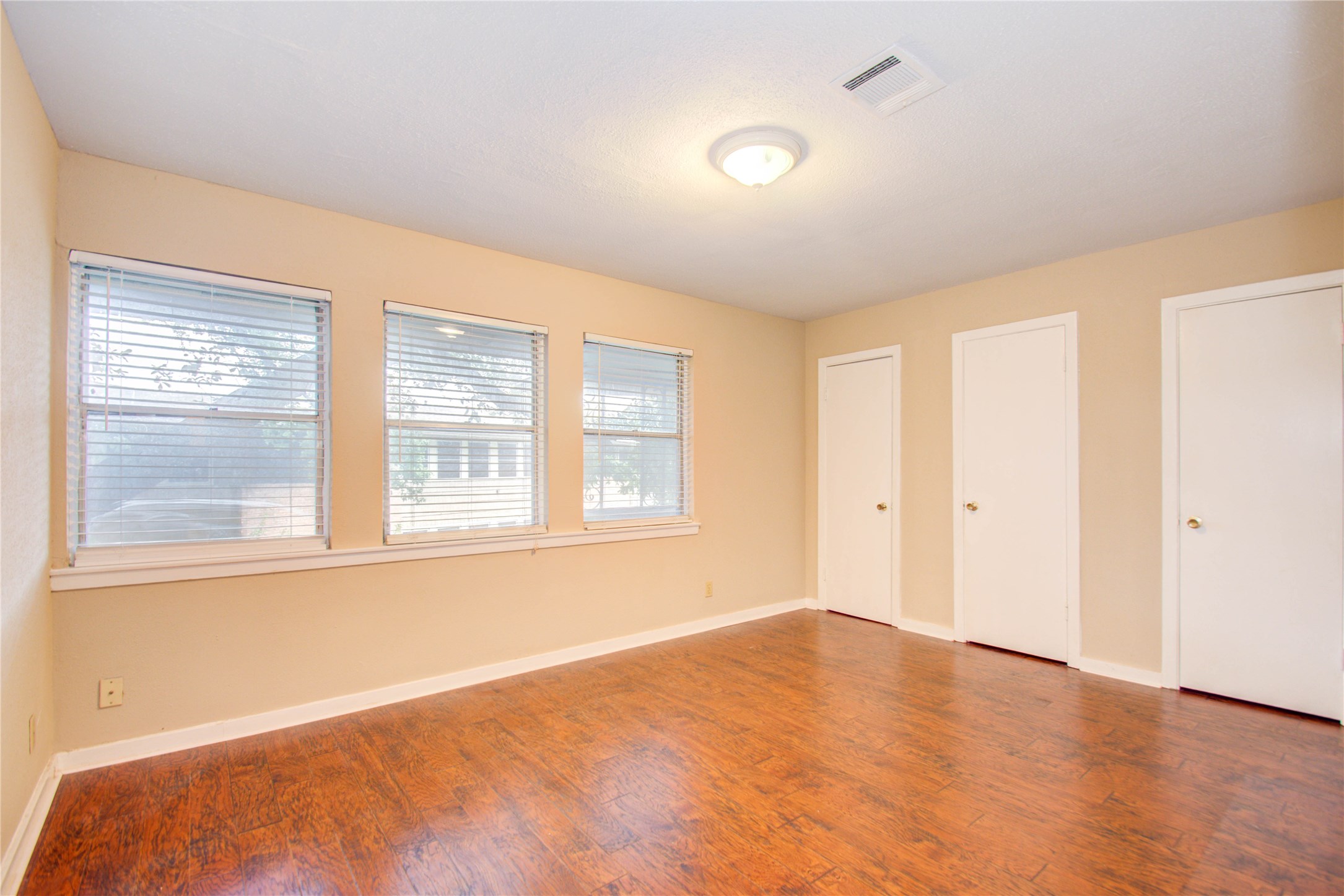 4020 Blue Bonnet Boulevard E Property Photo 20