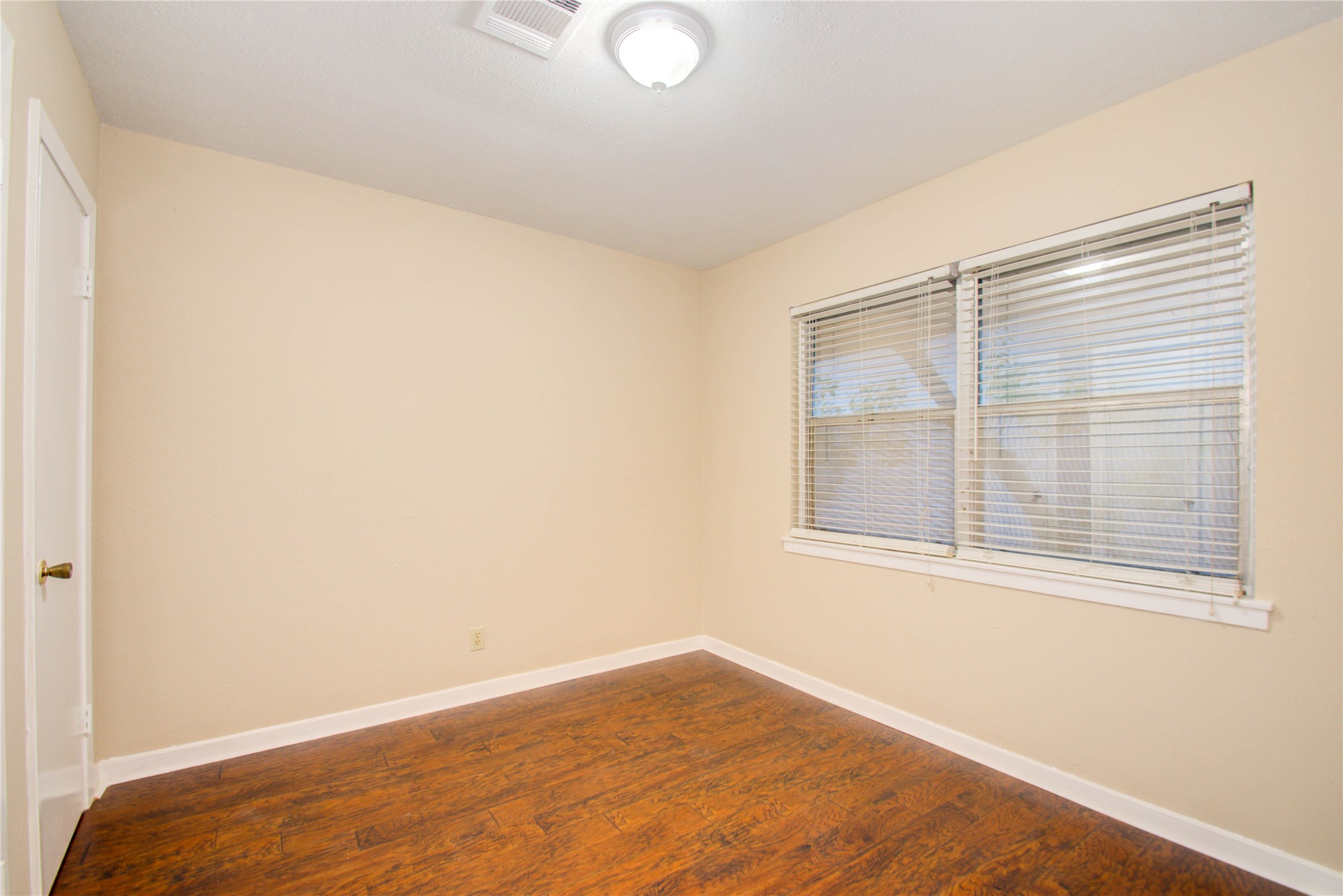 4020 Blue Bonnet Boulevard E Property Photo 22