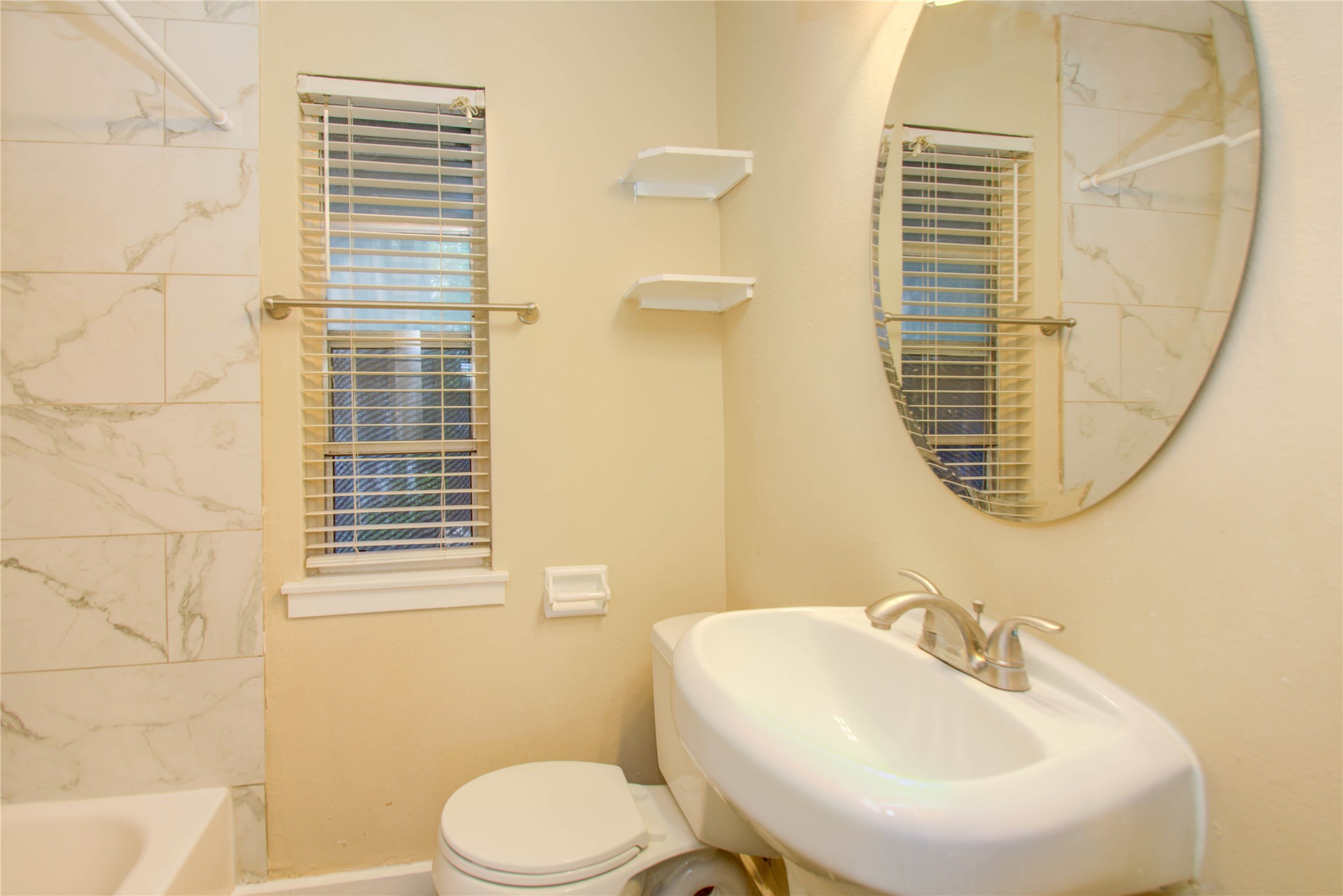 4020 Blue Bonnet Boulevard E Property Photo 24