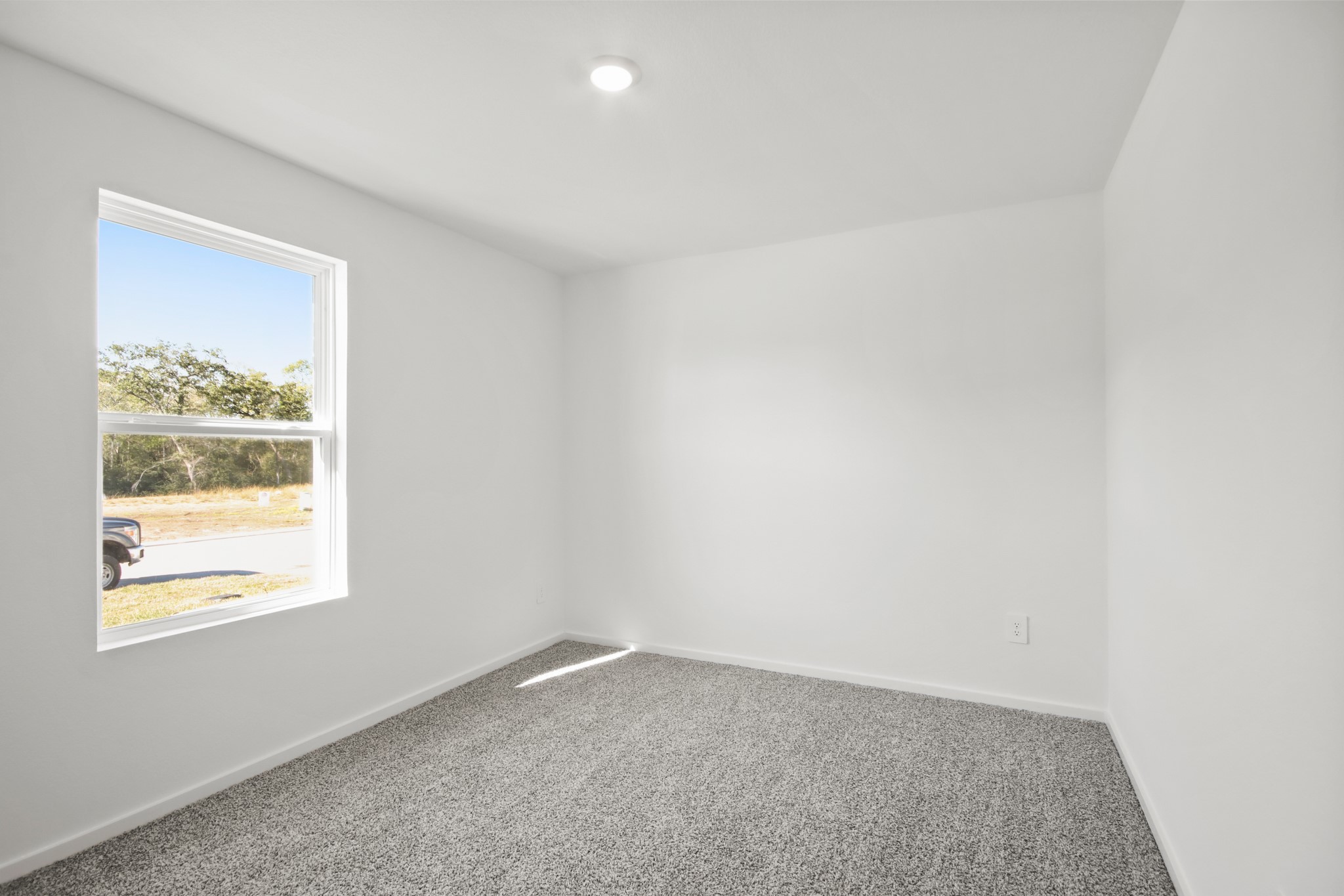922 Sutherland Falls Drive Property Photo 14