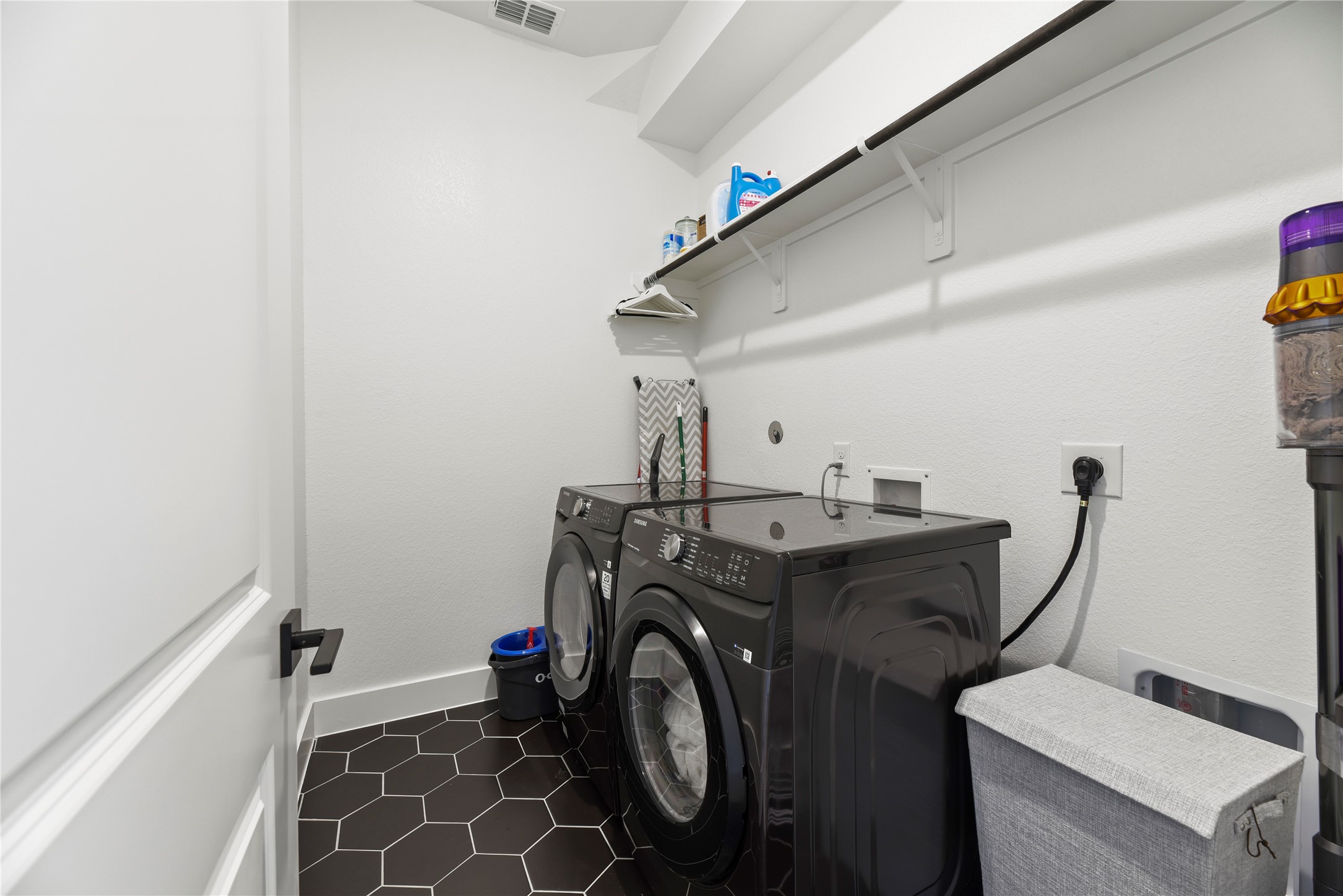 4439 Southpoint Way Property Photo 11