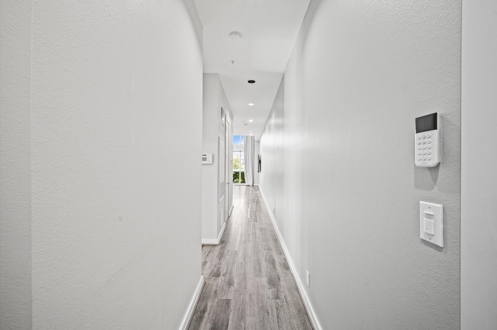 207 Pierce Street 305 Property Photo 3