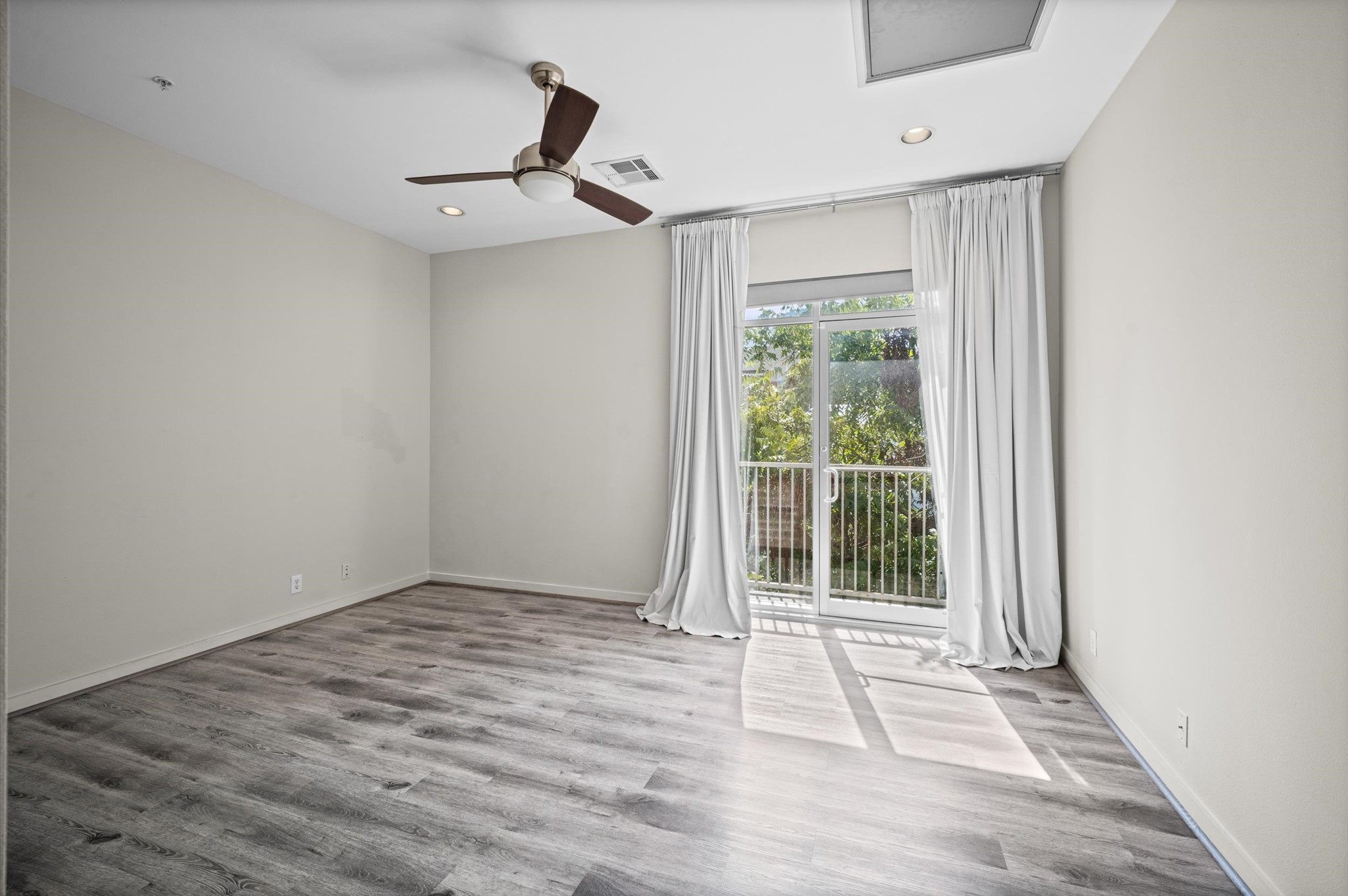 207 Pierce Street 305 Property Photo 13