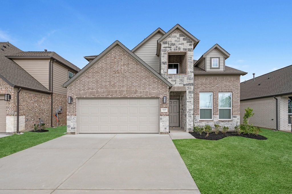 2491 Forest Cedar Lane Property Photo 1
