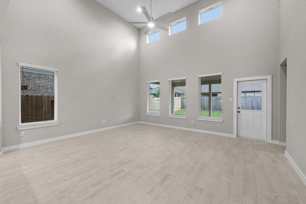 2491 Forest Cedar Lane Property Photo 8