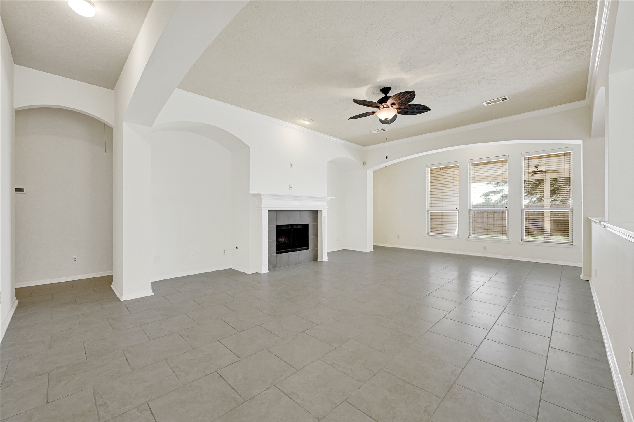 19211 Westfield Parkway Property Photo 5