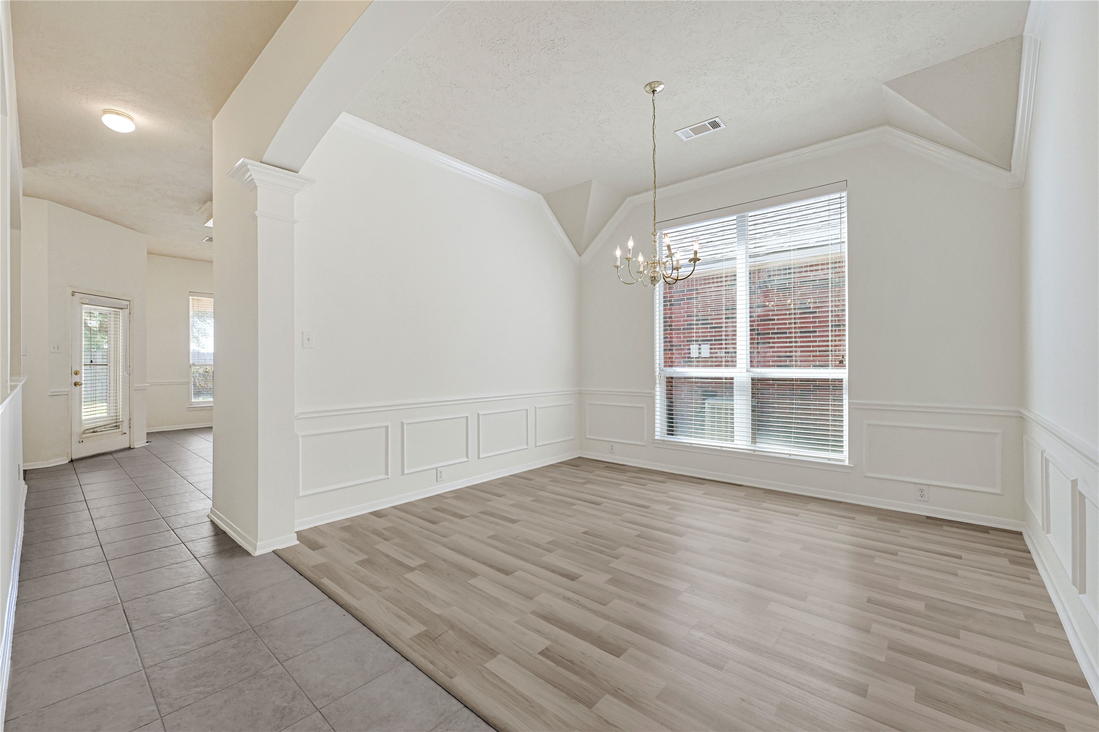 19211 Westfield Parkway Property Photo 8
