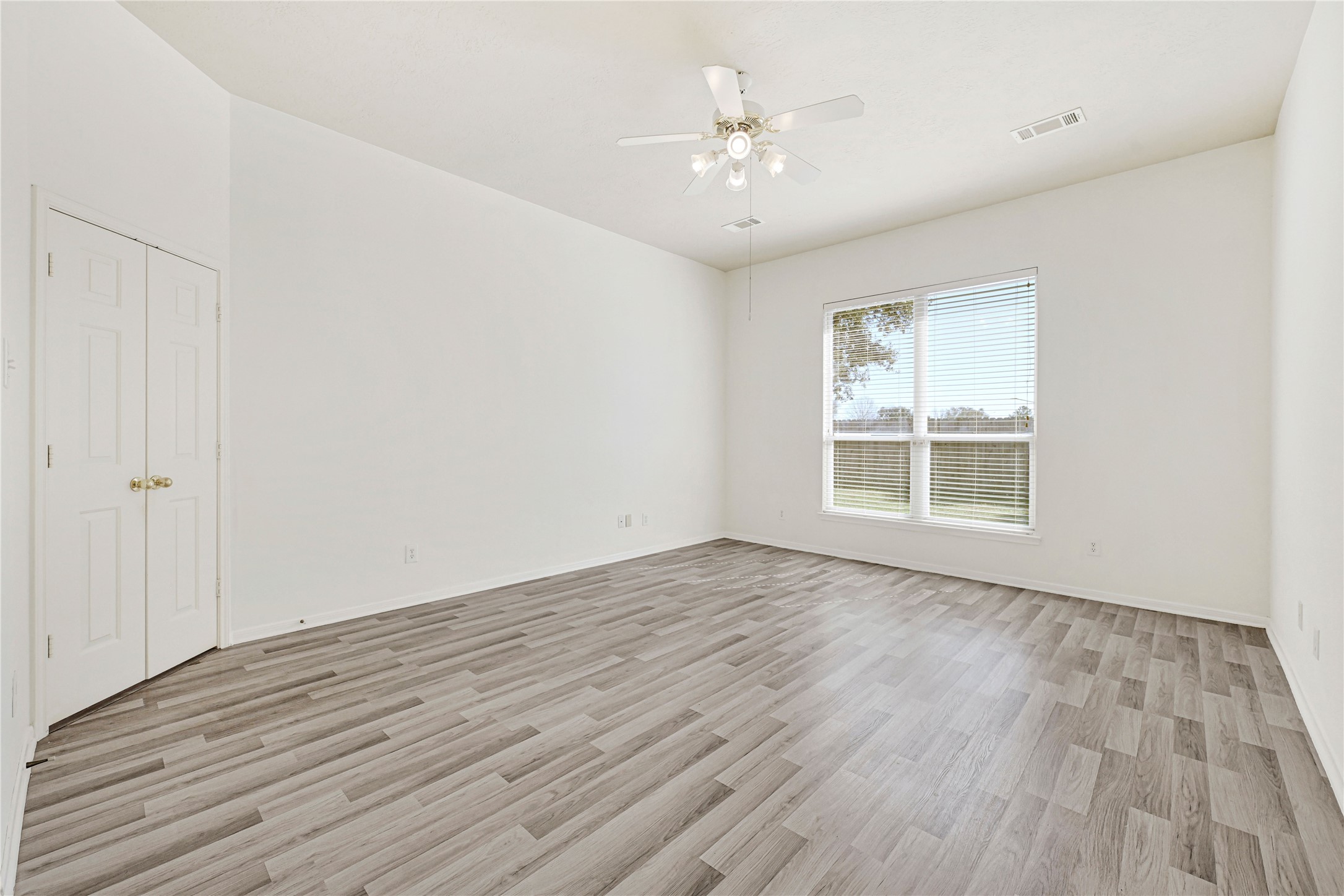 19211 Westfield Parkway Property Photo 14