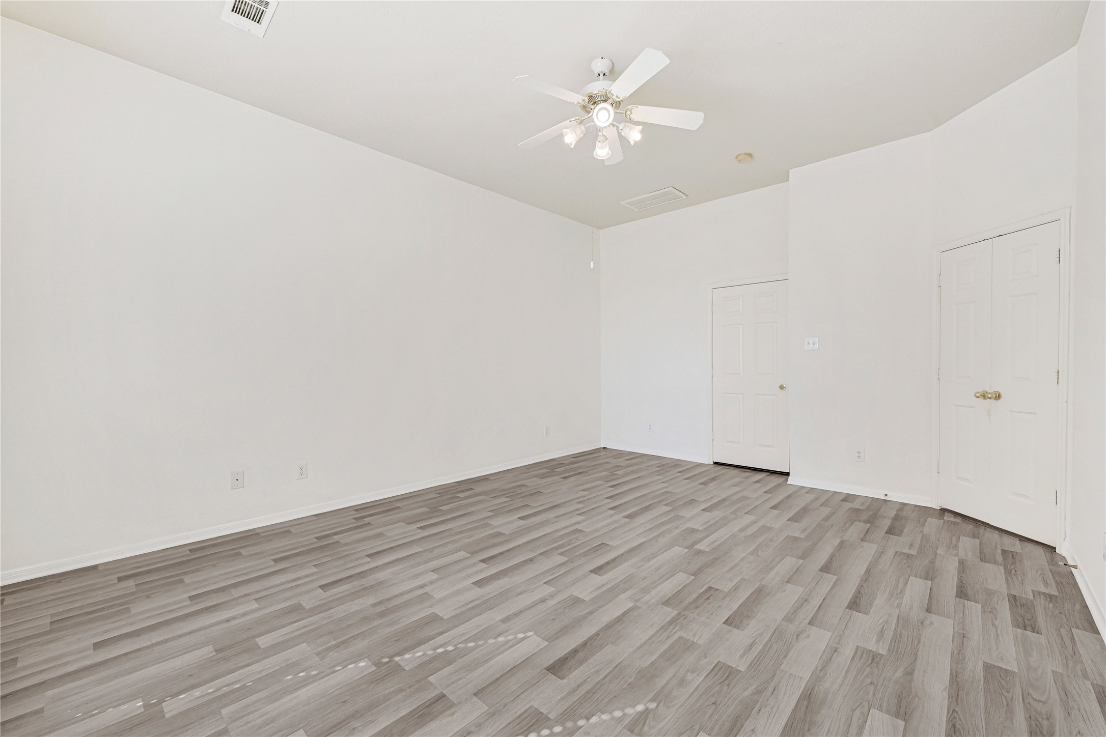 19211 Westfield Parkway Property Photo 15