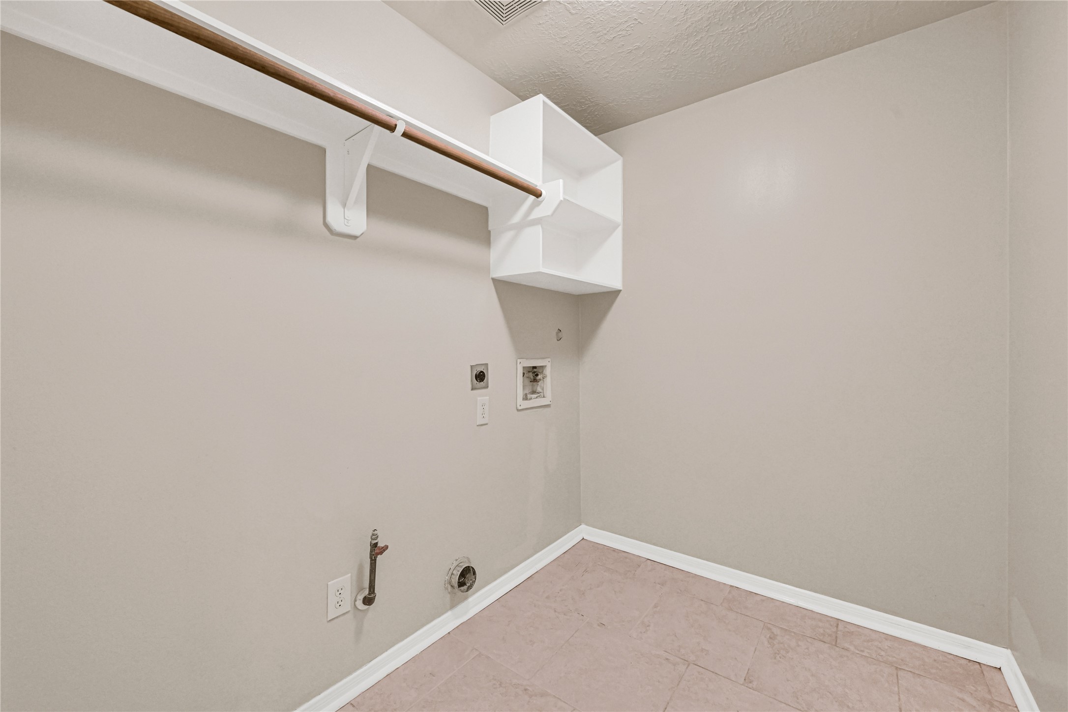19211 Westfield Parkway Property Photo 23