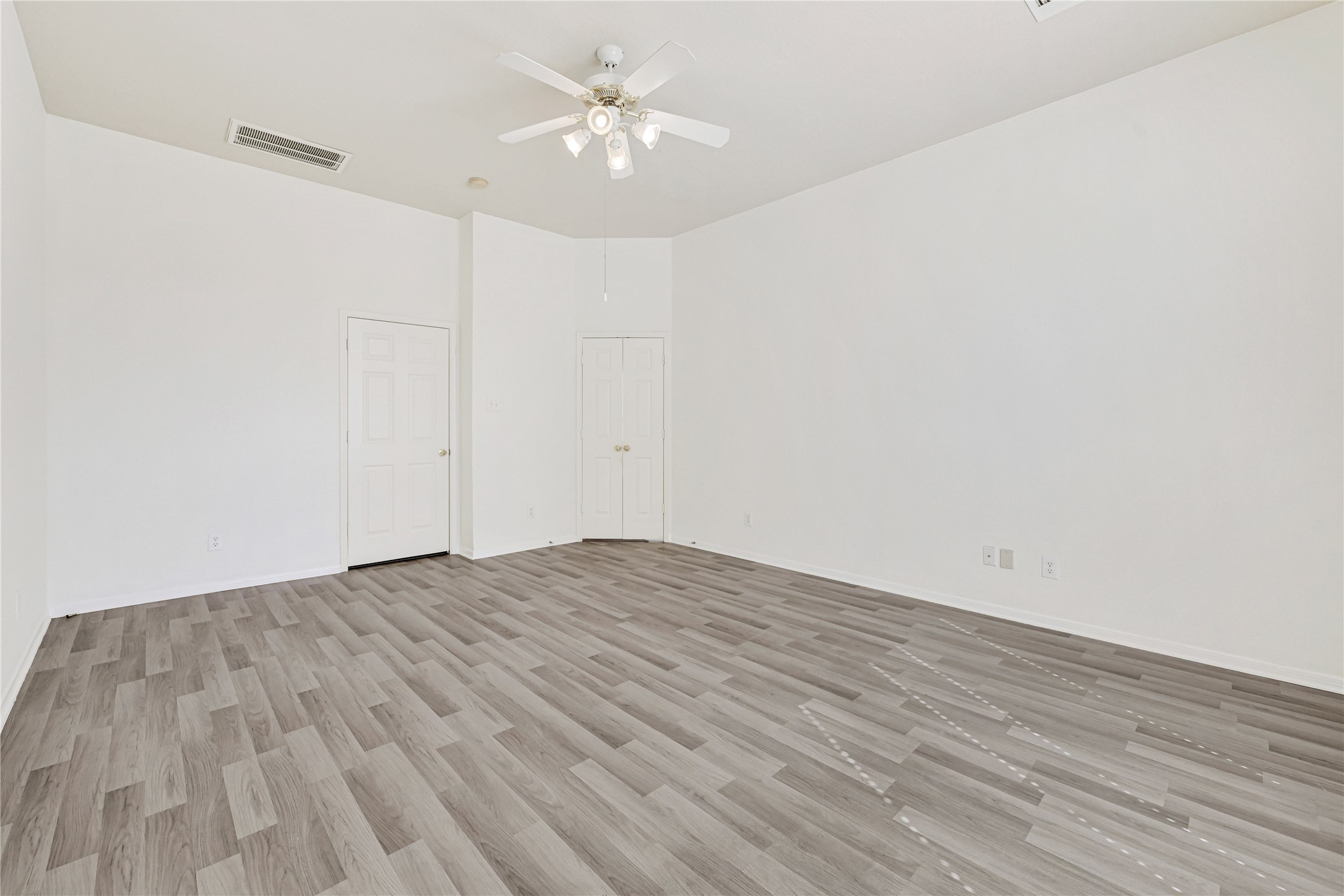 19211 Westfield Parkway Property Photo 25