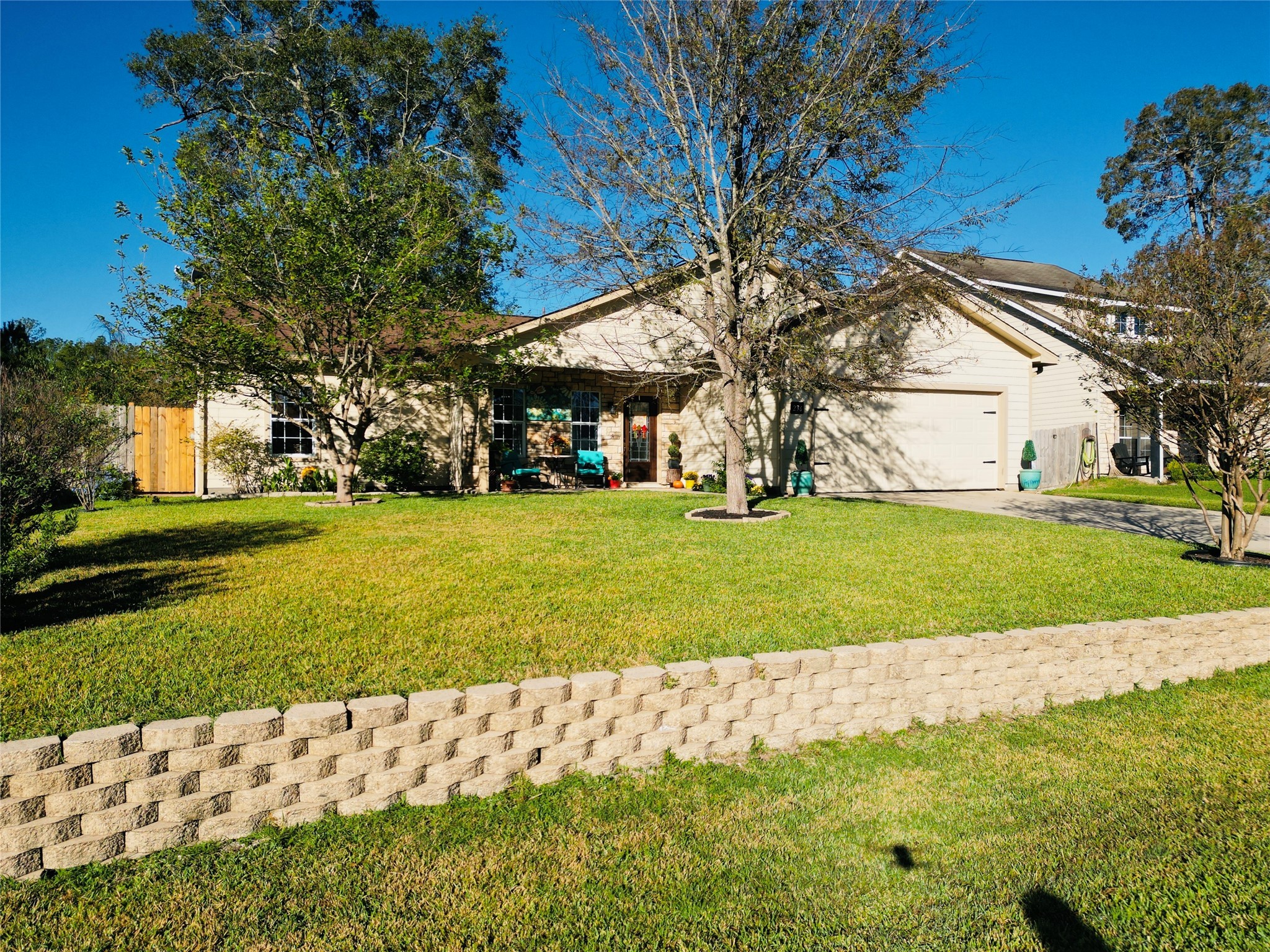 236 Kellyn Court Property Photo 1