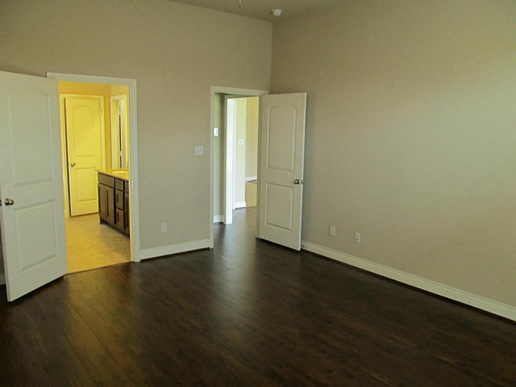 14104 Green Thicket Drive Property Photo 10