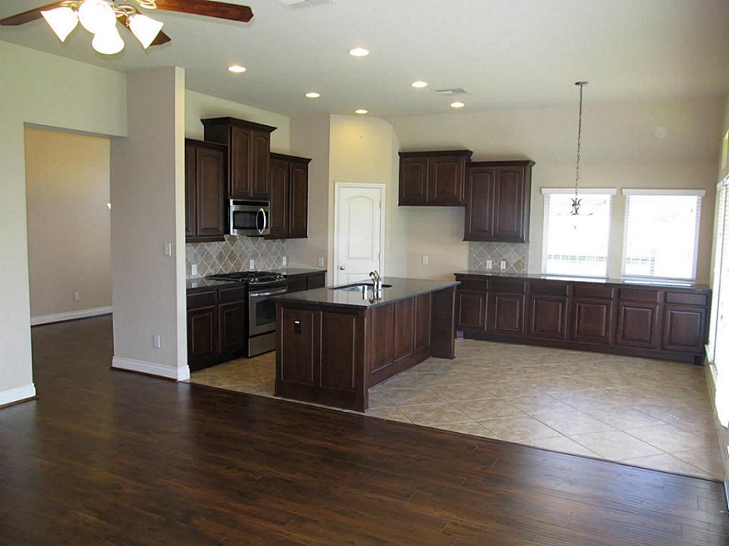 14104 Green Thicket Drive Property Photo 15