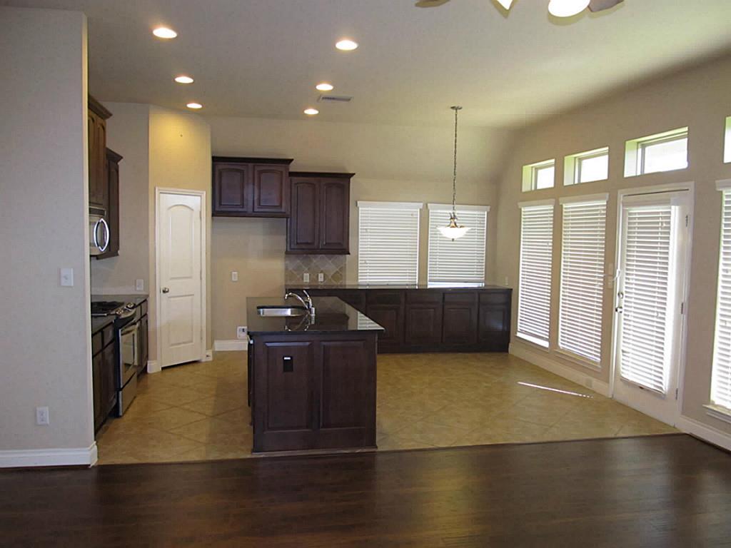14104 Green Thicket Drive Property Photo 16