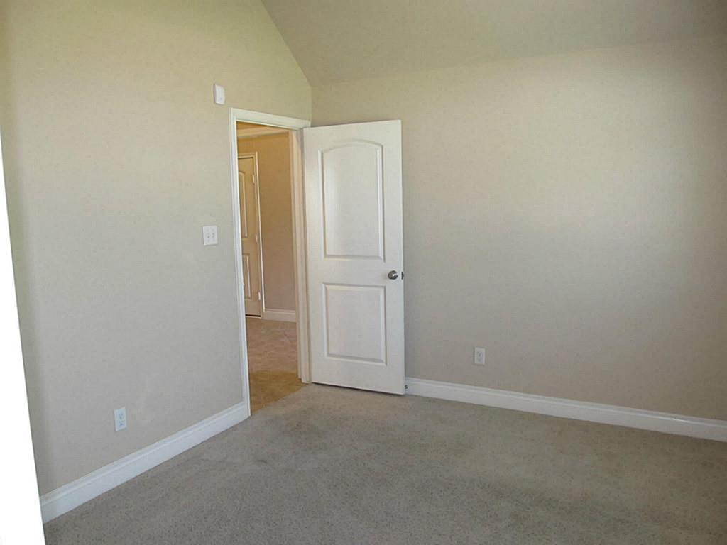 14104 Green Thicket Drive Property Photo 19
