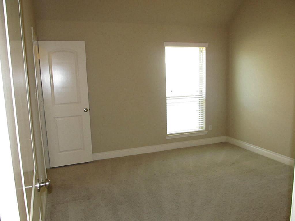 14104 Green Thicket Drive Property Photo 23
