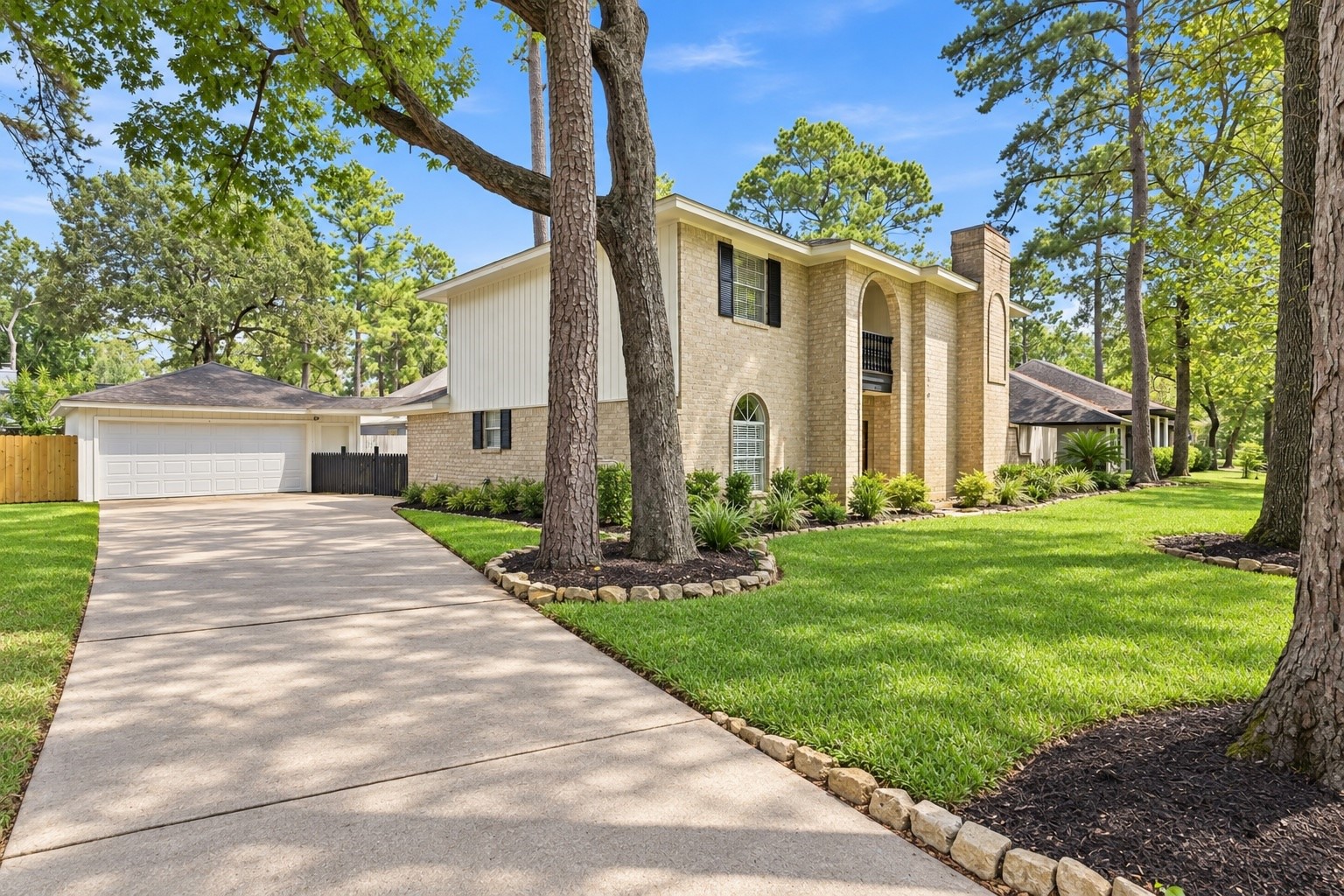 2019 Thousand Pines Drive Property Photo 2