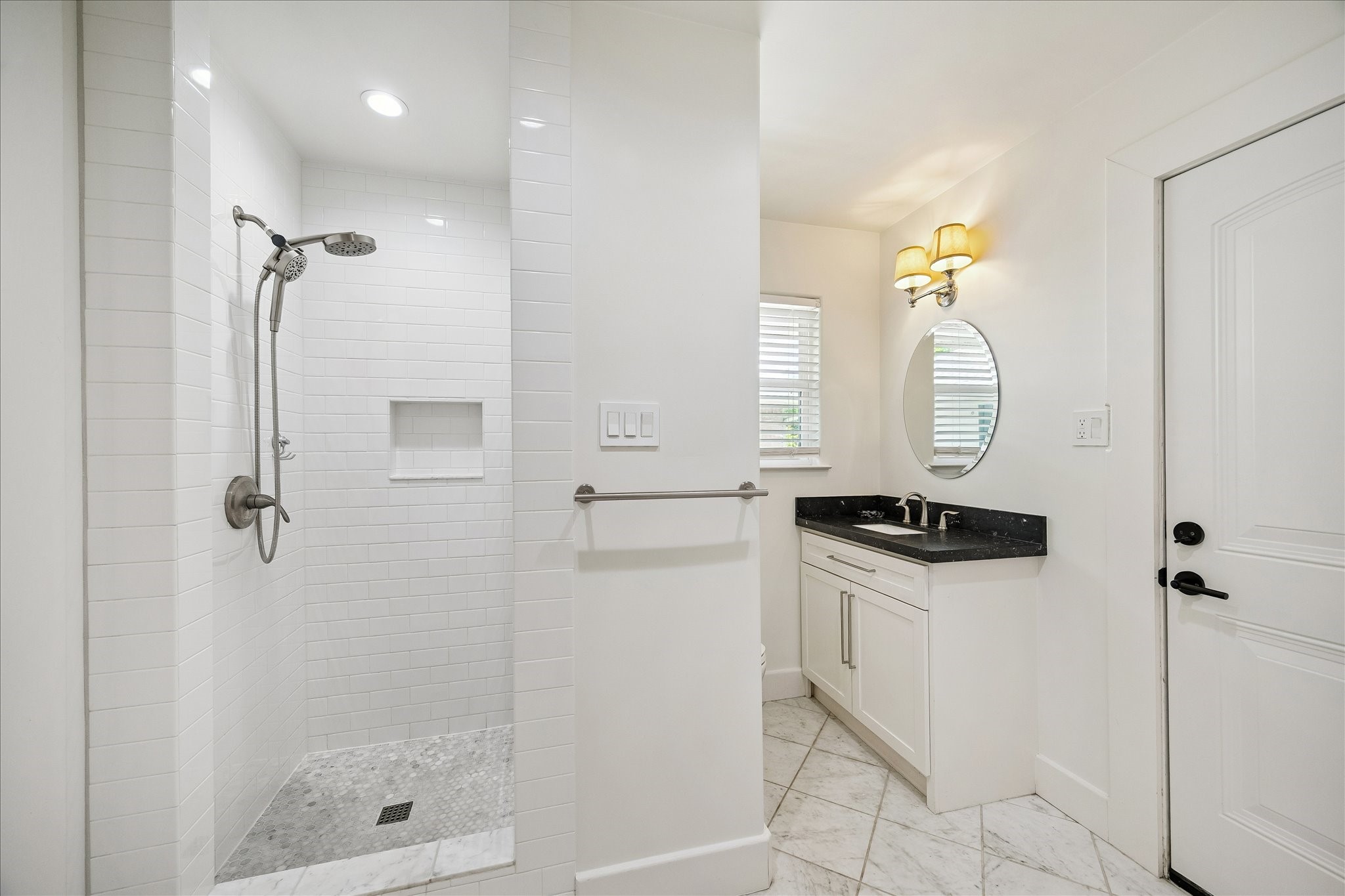 4715 Braesvalley Drive Property Photo 18