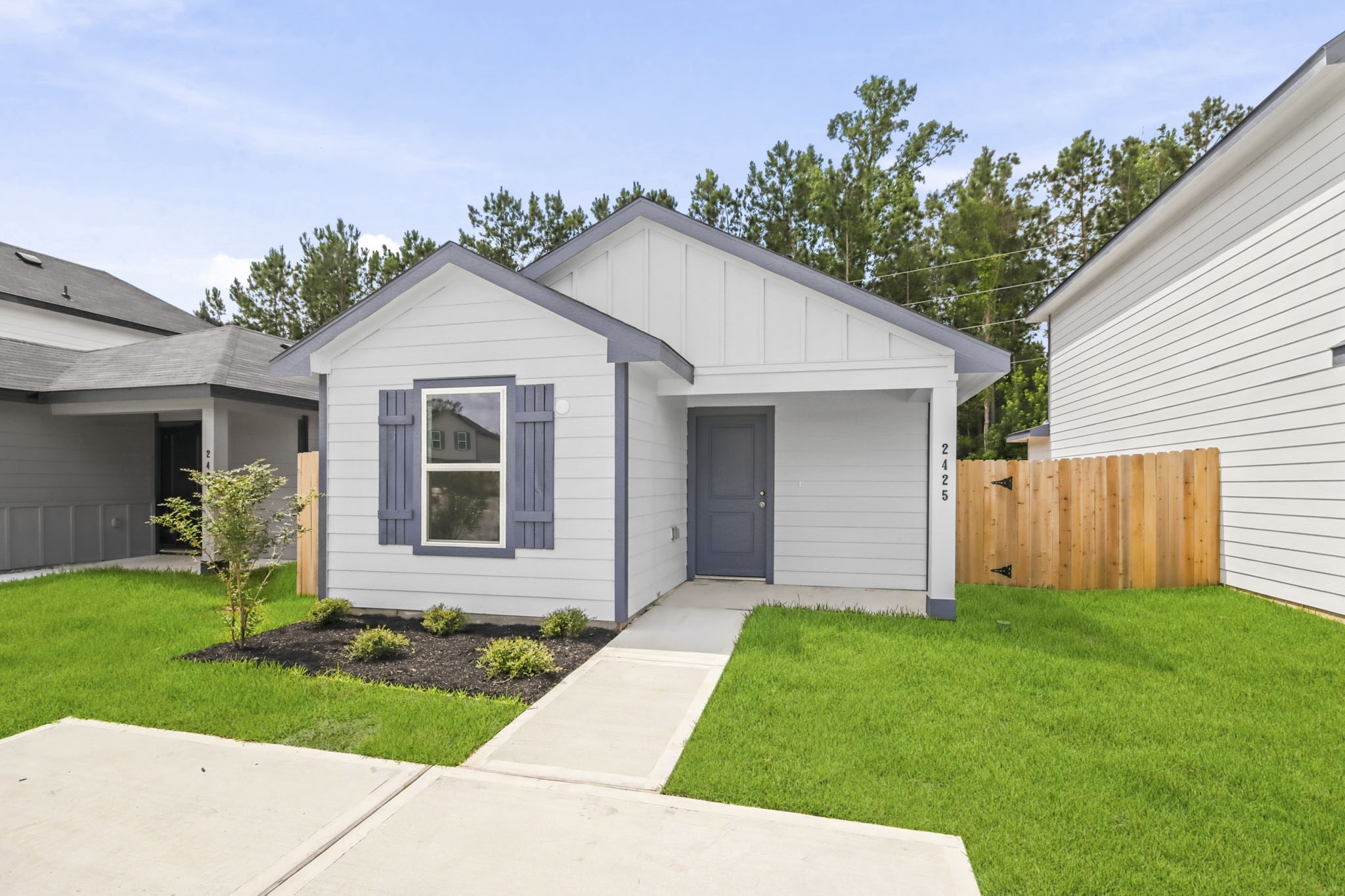 2425 Twin Court Property Photo 1