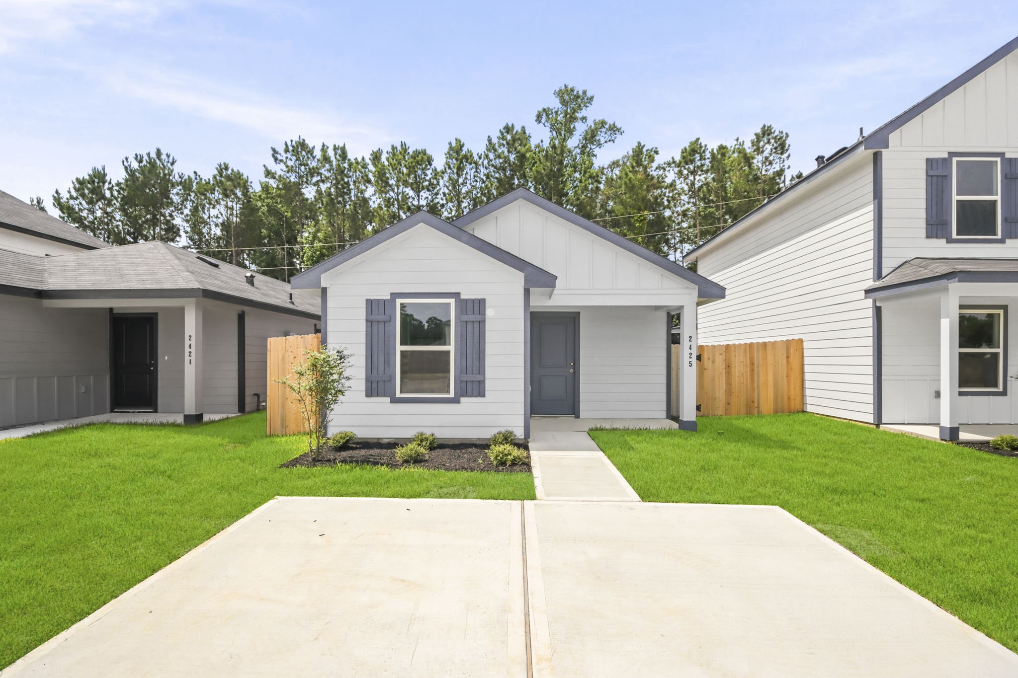 2425 Twin Court Property Photo 3
