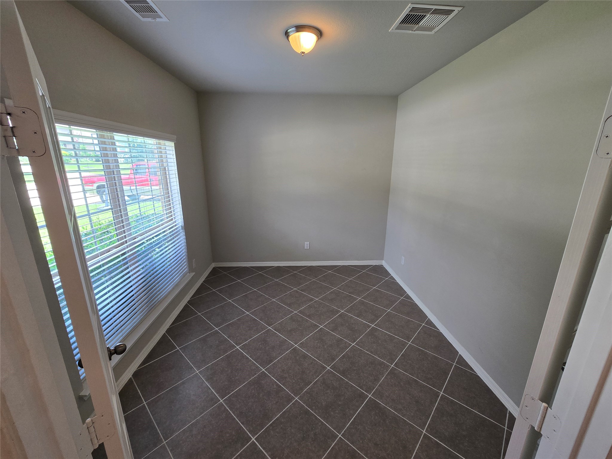 2027 Brookmont Drive Property Photo 4