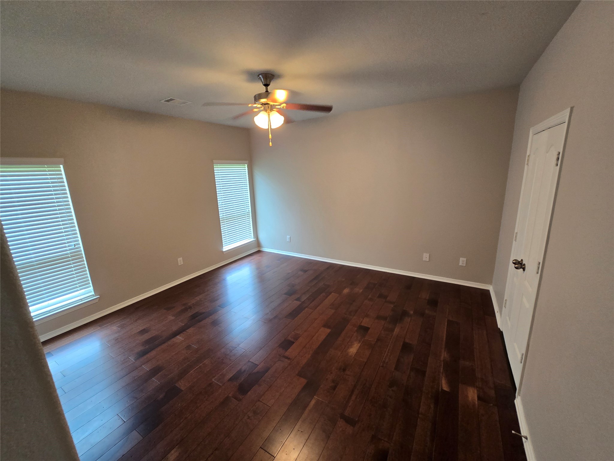 2027 Brookmont Drive Property Photo 6