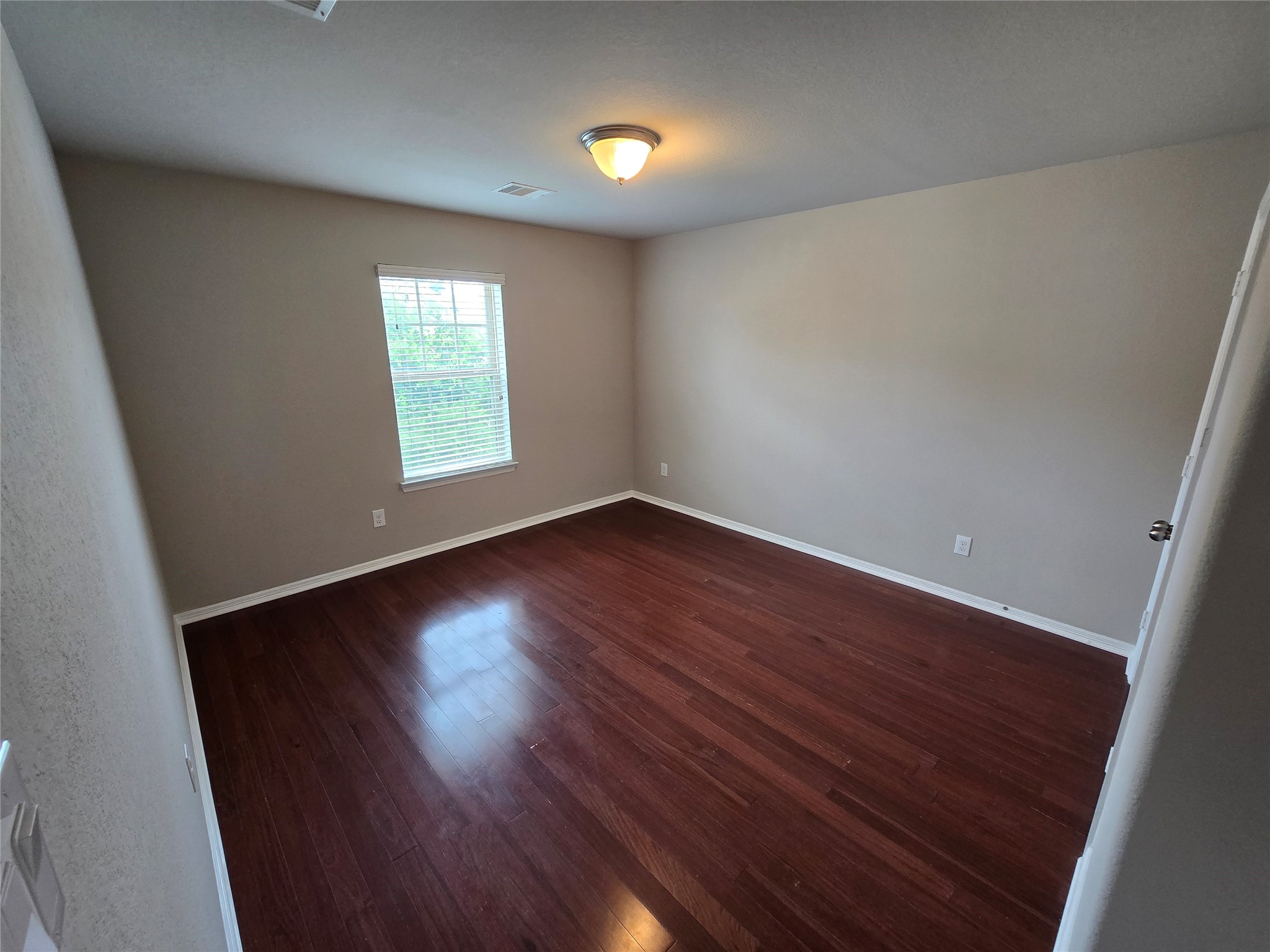 2027 Brookmont Drive Property Photo 13
