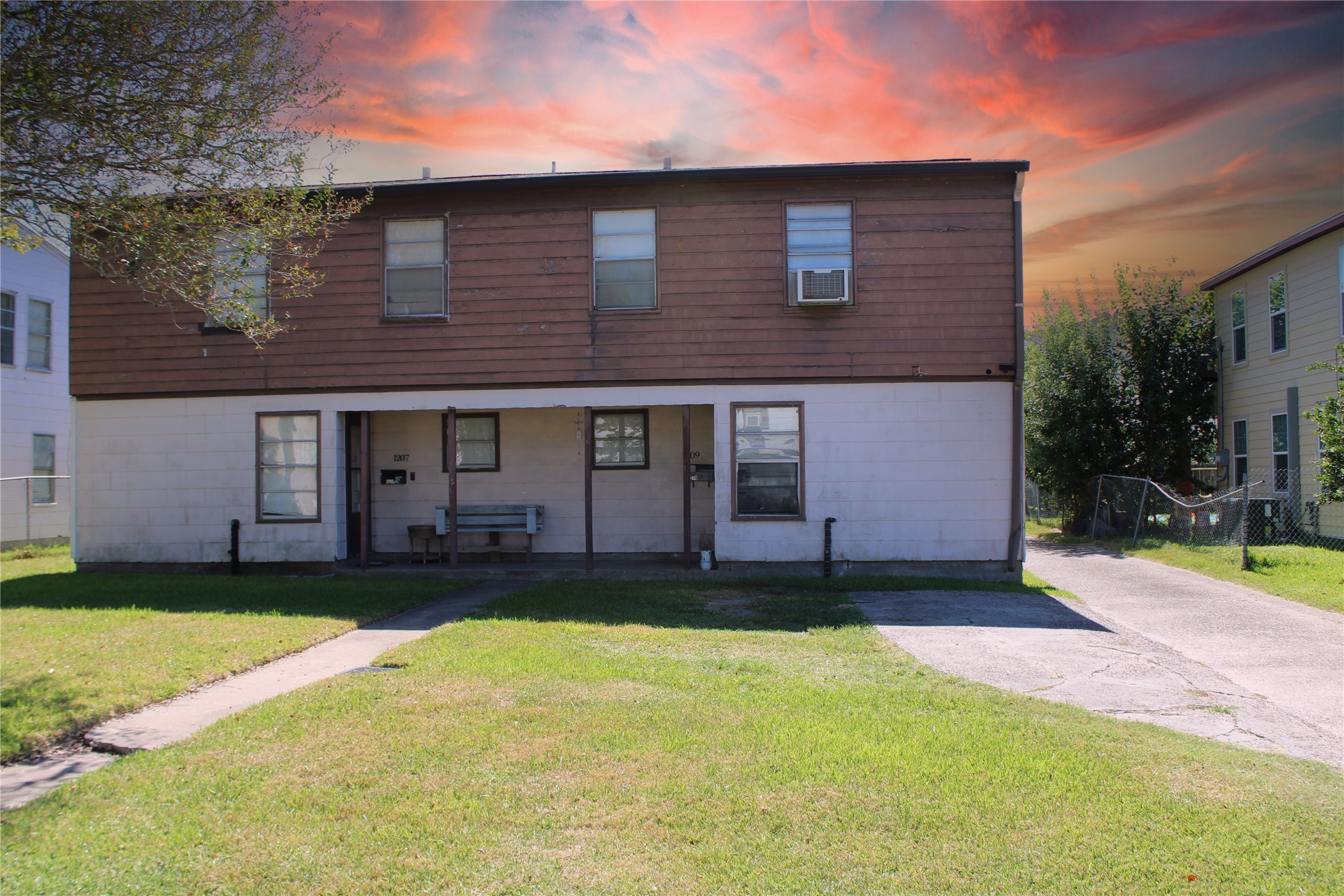 1123 6th Avenue N Property Photo 3
