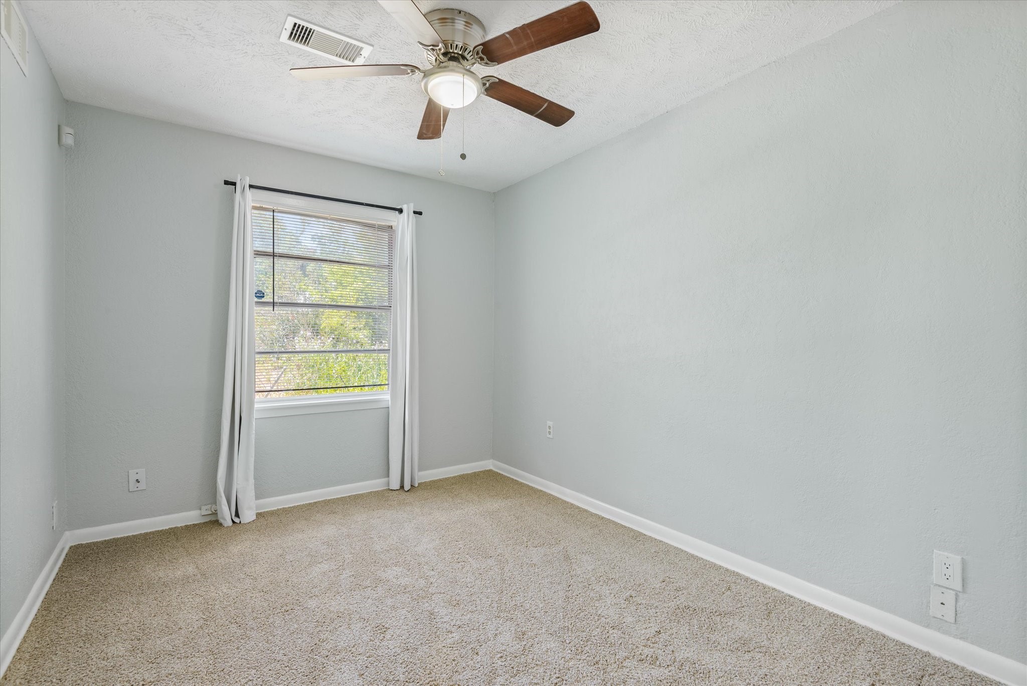 9802 Carmalee Street Property Photo 12