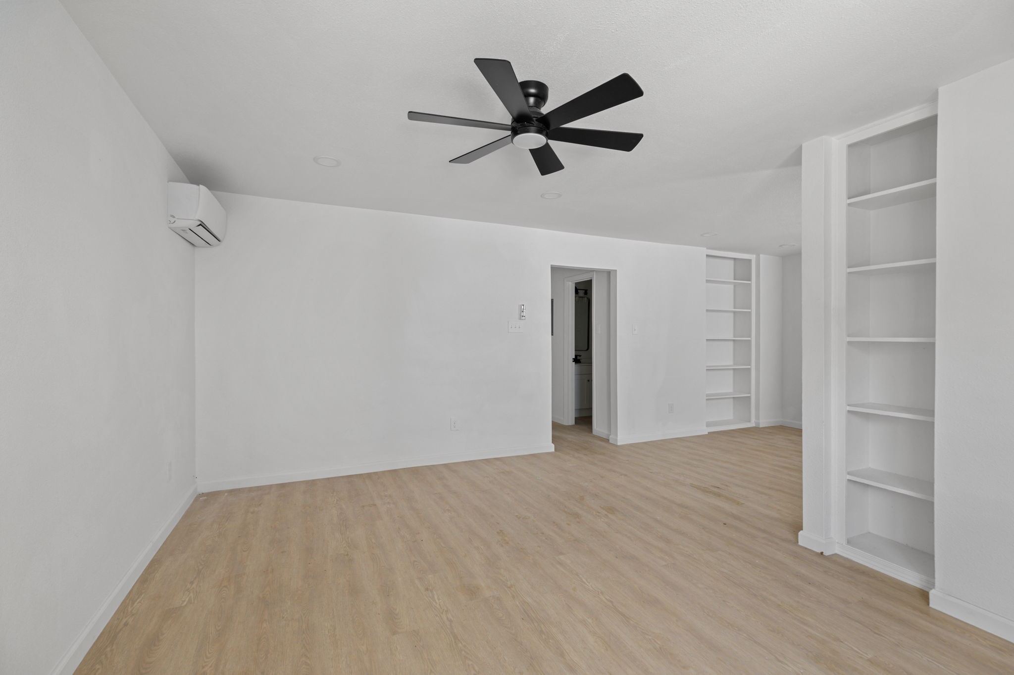 6840 Fairway Drive 3 Property Photo 10