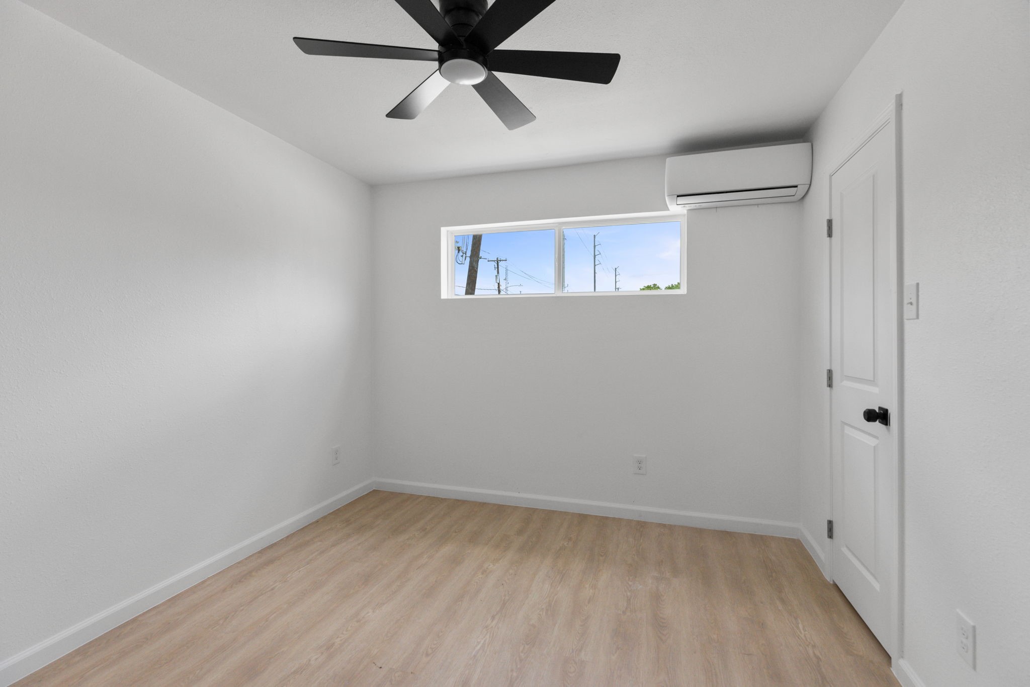6840 Fairway Drive 3 Property Photo 14