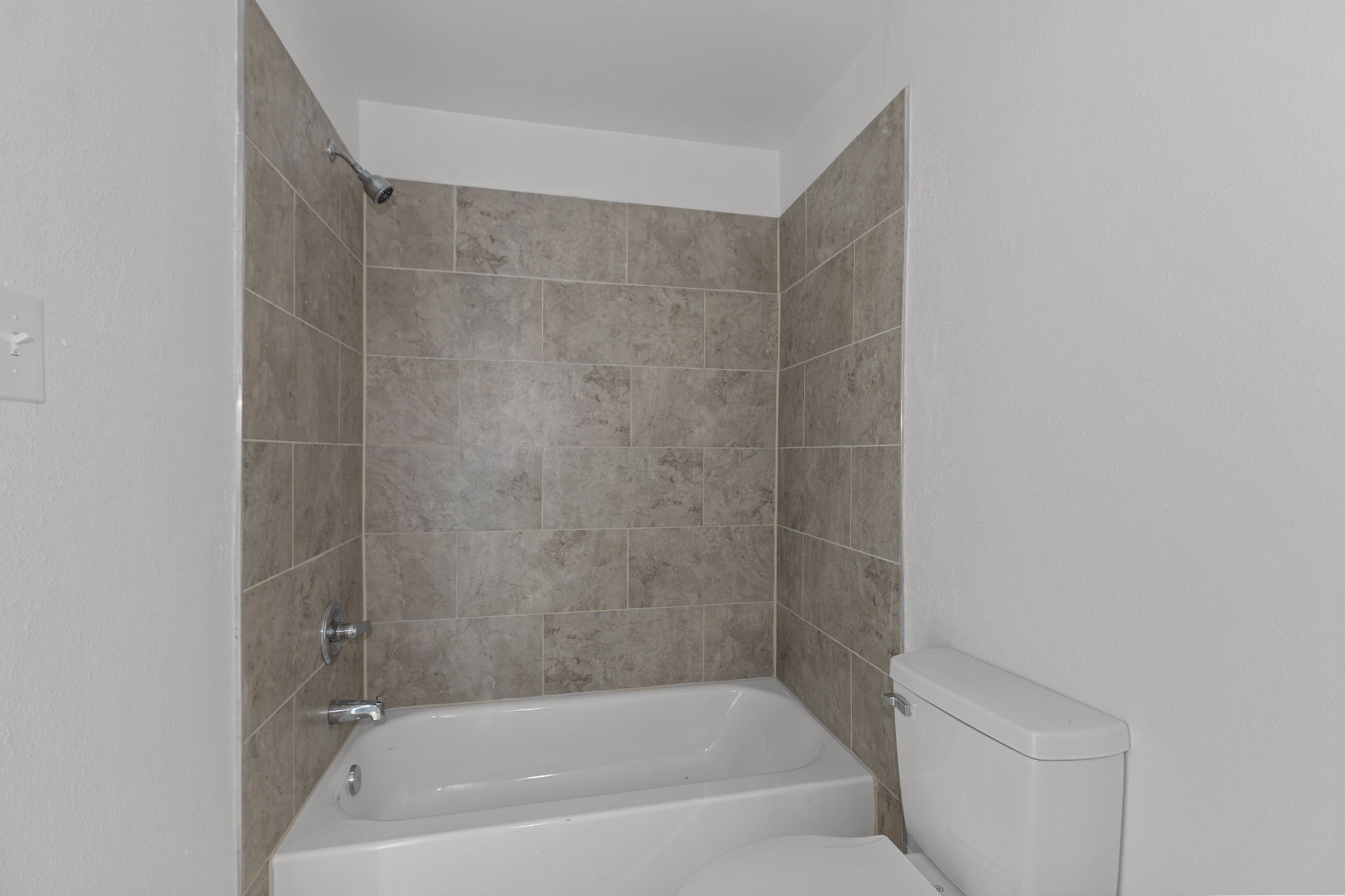 6840 Fairway Drive 3 Property Photo 19