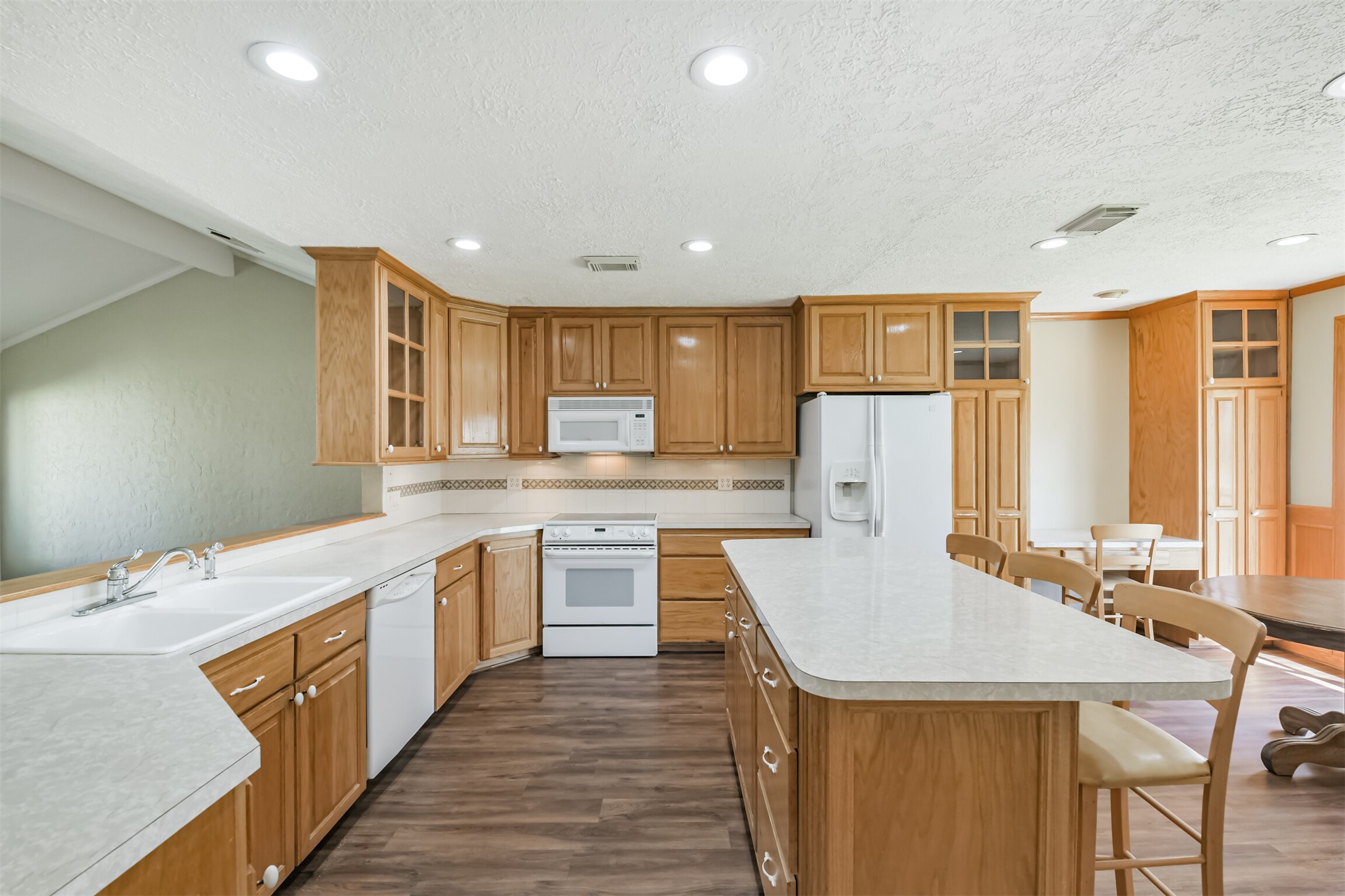 23227 Briarcreek Boulevard Property Photo 9