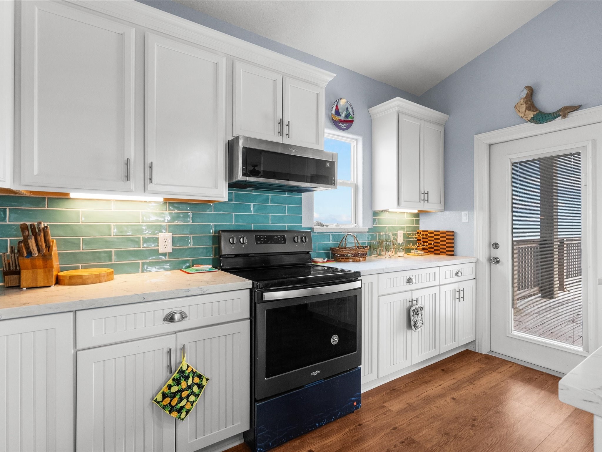 2032 Blue Water Highway Property Photo 10