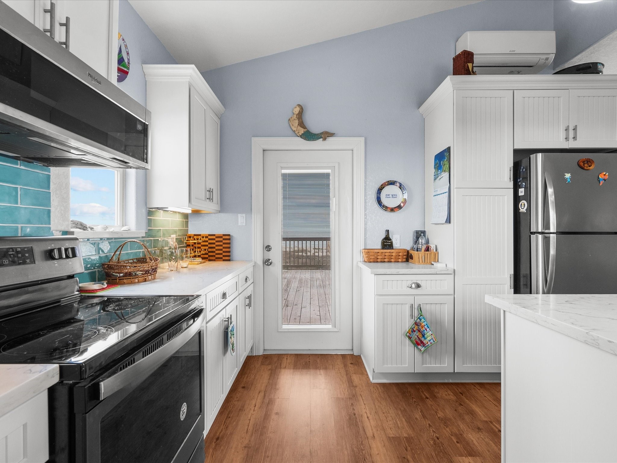 2032 Blue Water Highway Property Photo 12