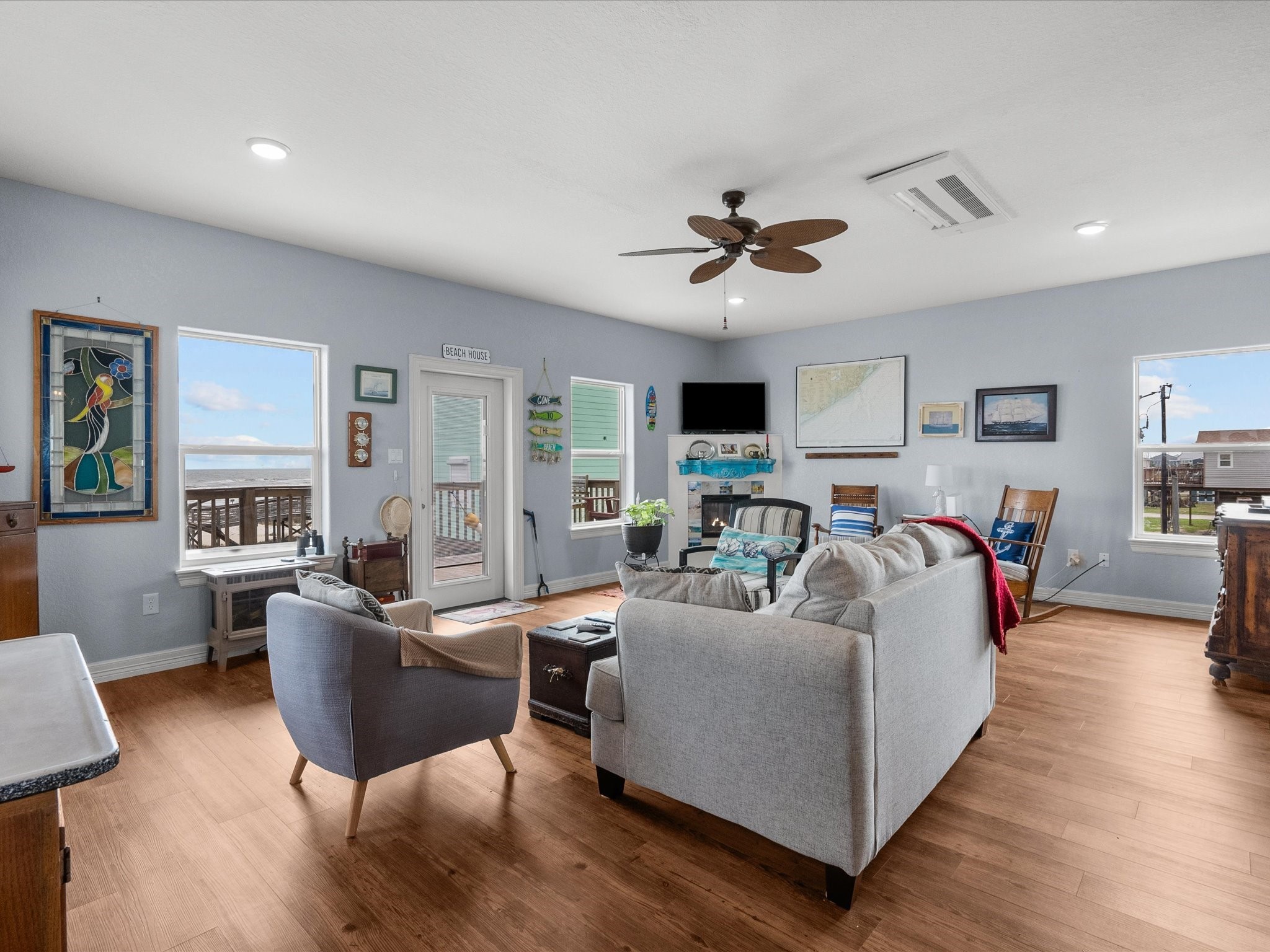 2032 Blue Water Highway Property Photo 14