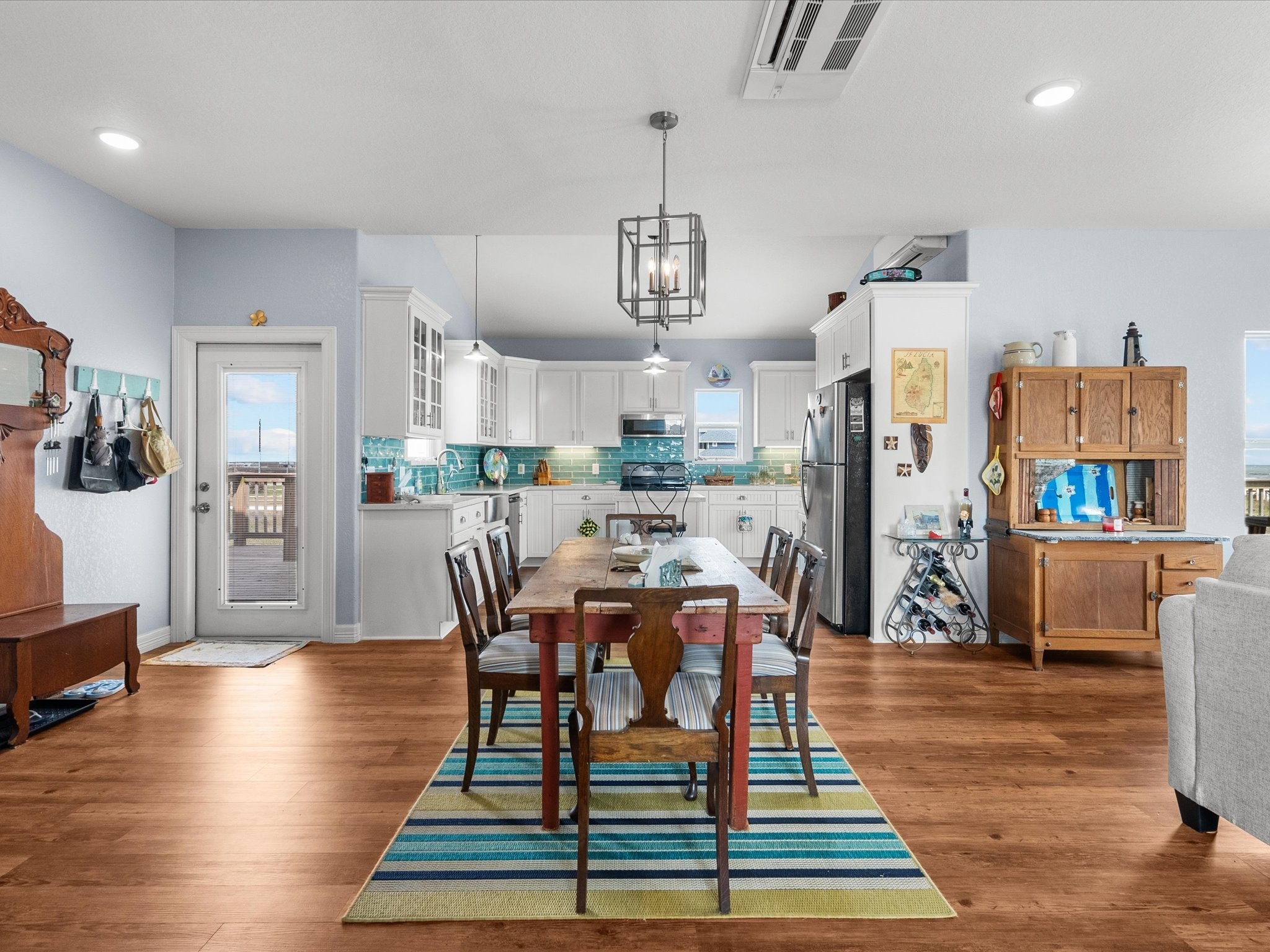 2032 Blue Water Highway Property Photo 18