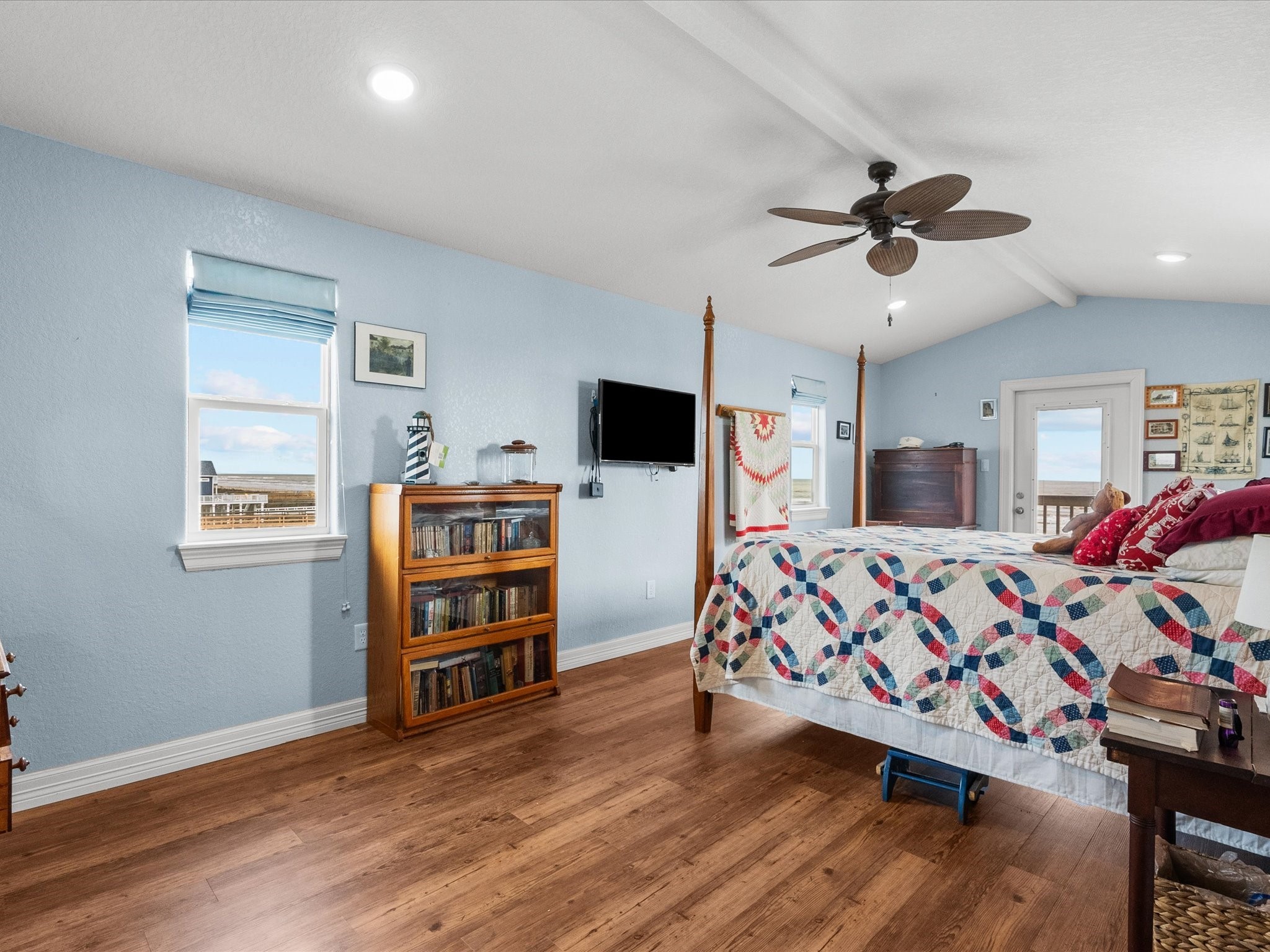 2032 Blue Water Highway Property Photo 24