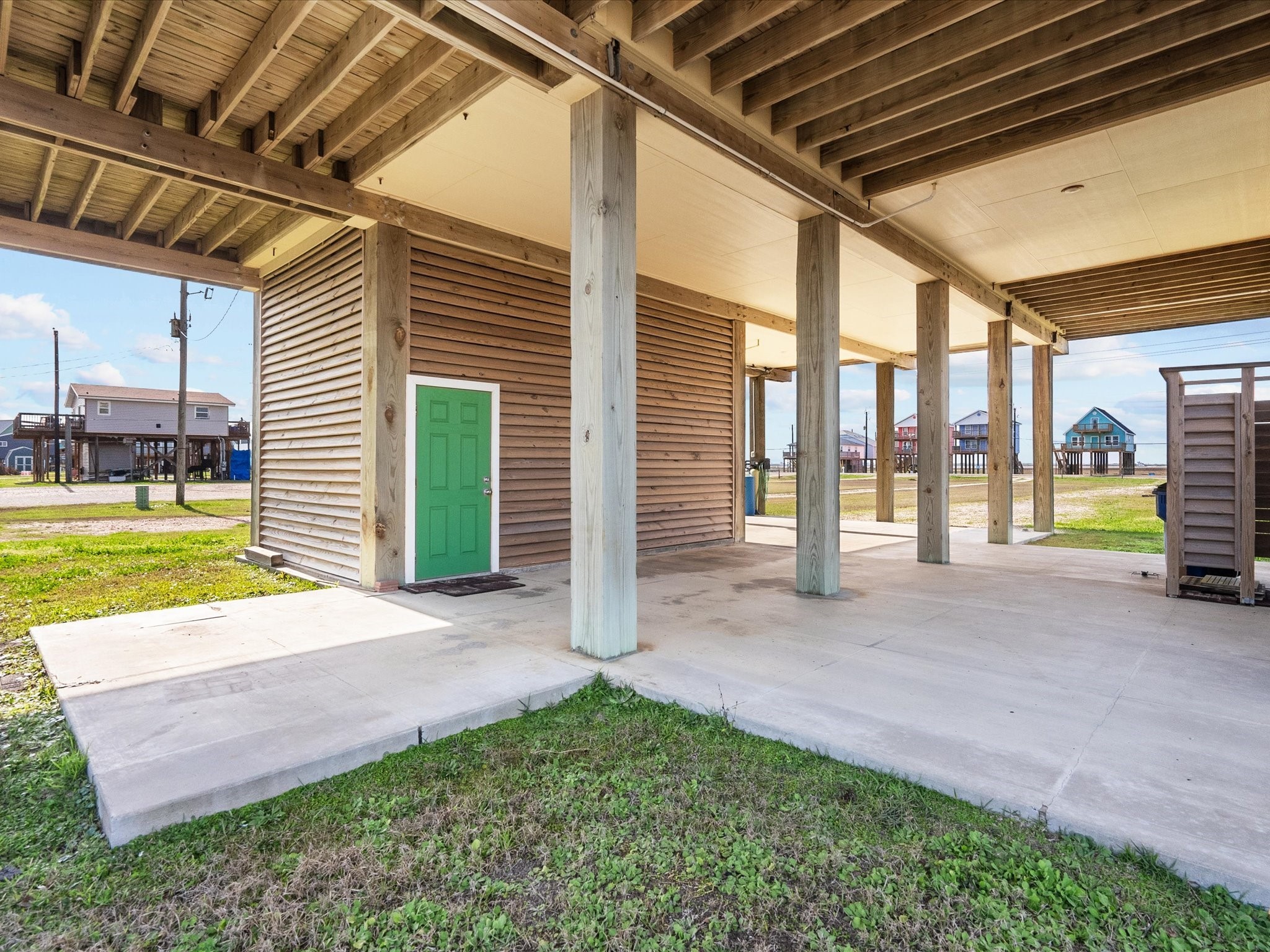 2032 Blue Water Highway Property Photo 35