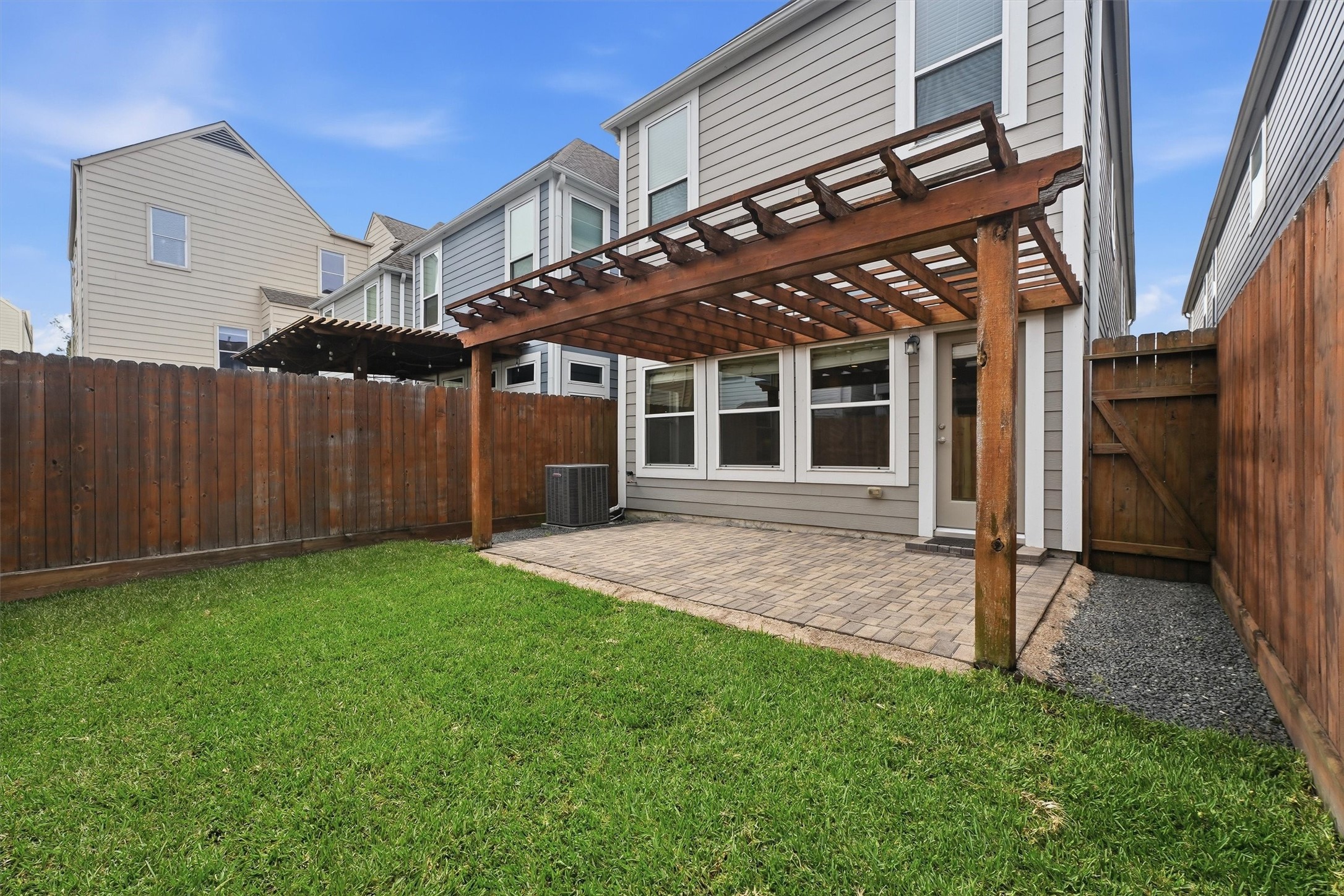 5326 Darling Street Property Photo 1