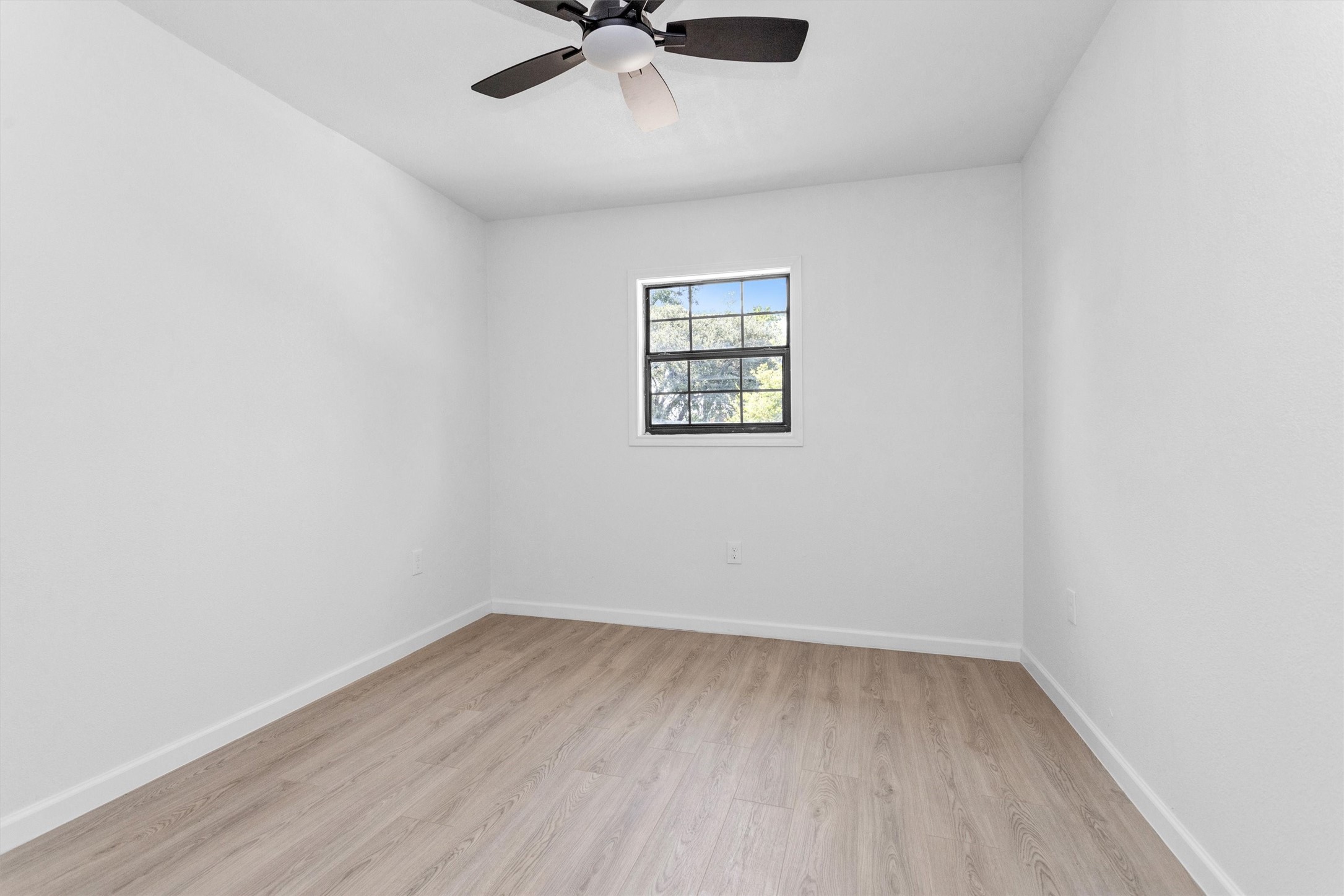 16016 Green Manor Drive C Property Photo 10